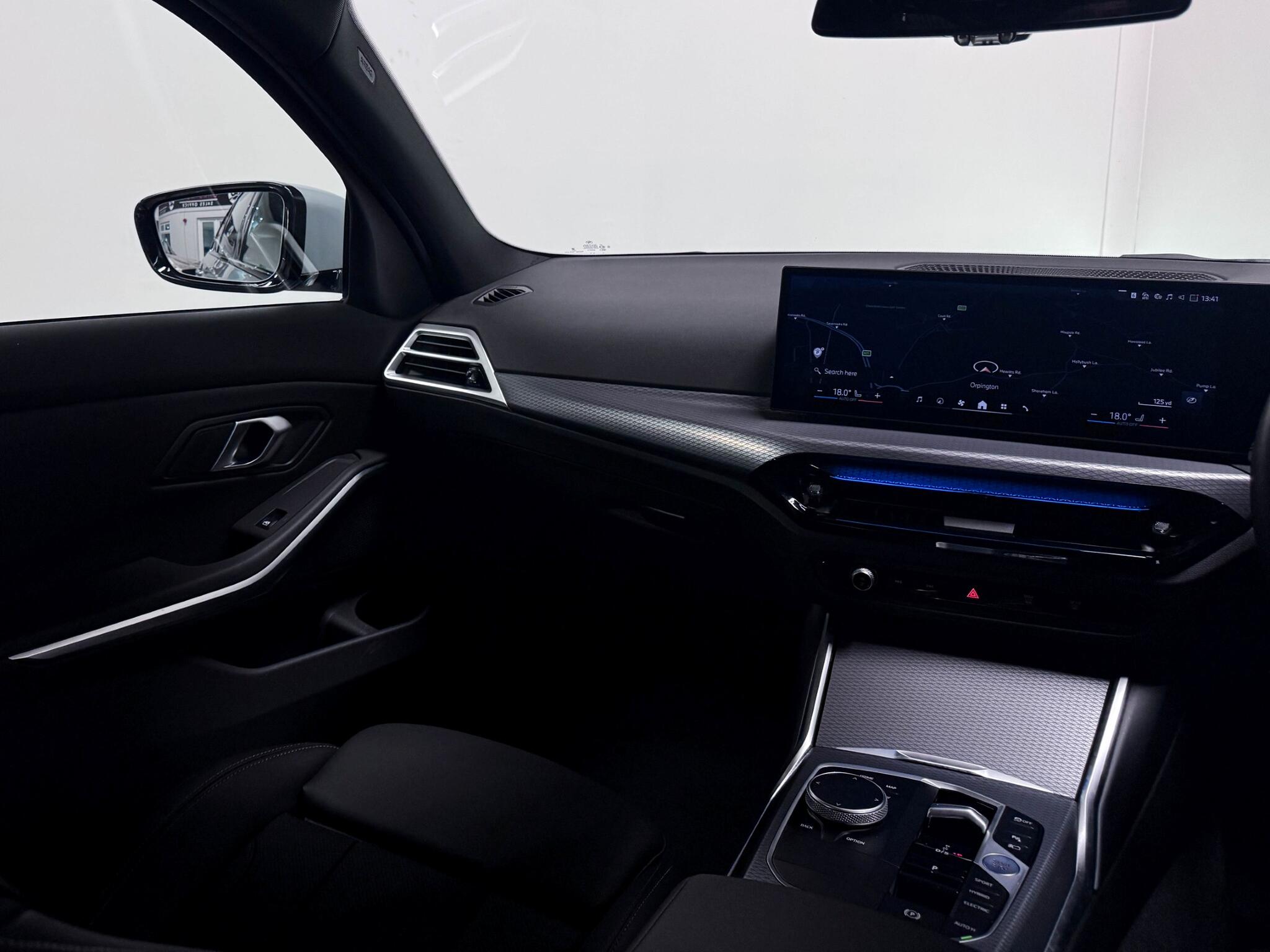 BMW 3 Series view 13