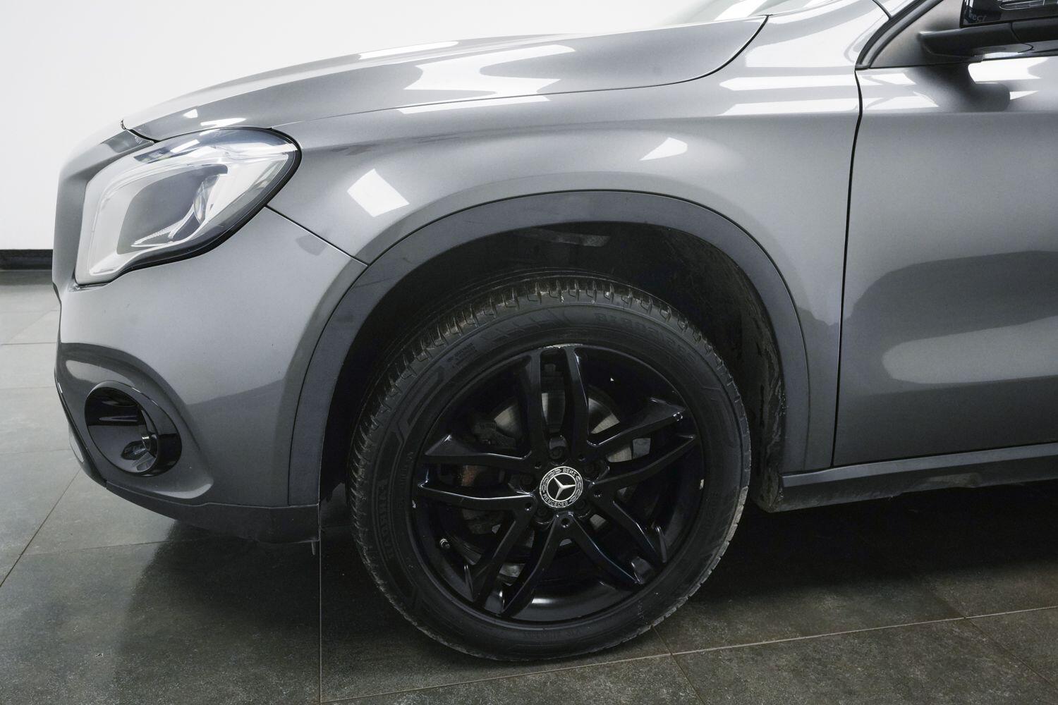 Mercedes-Benz Gla view 5