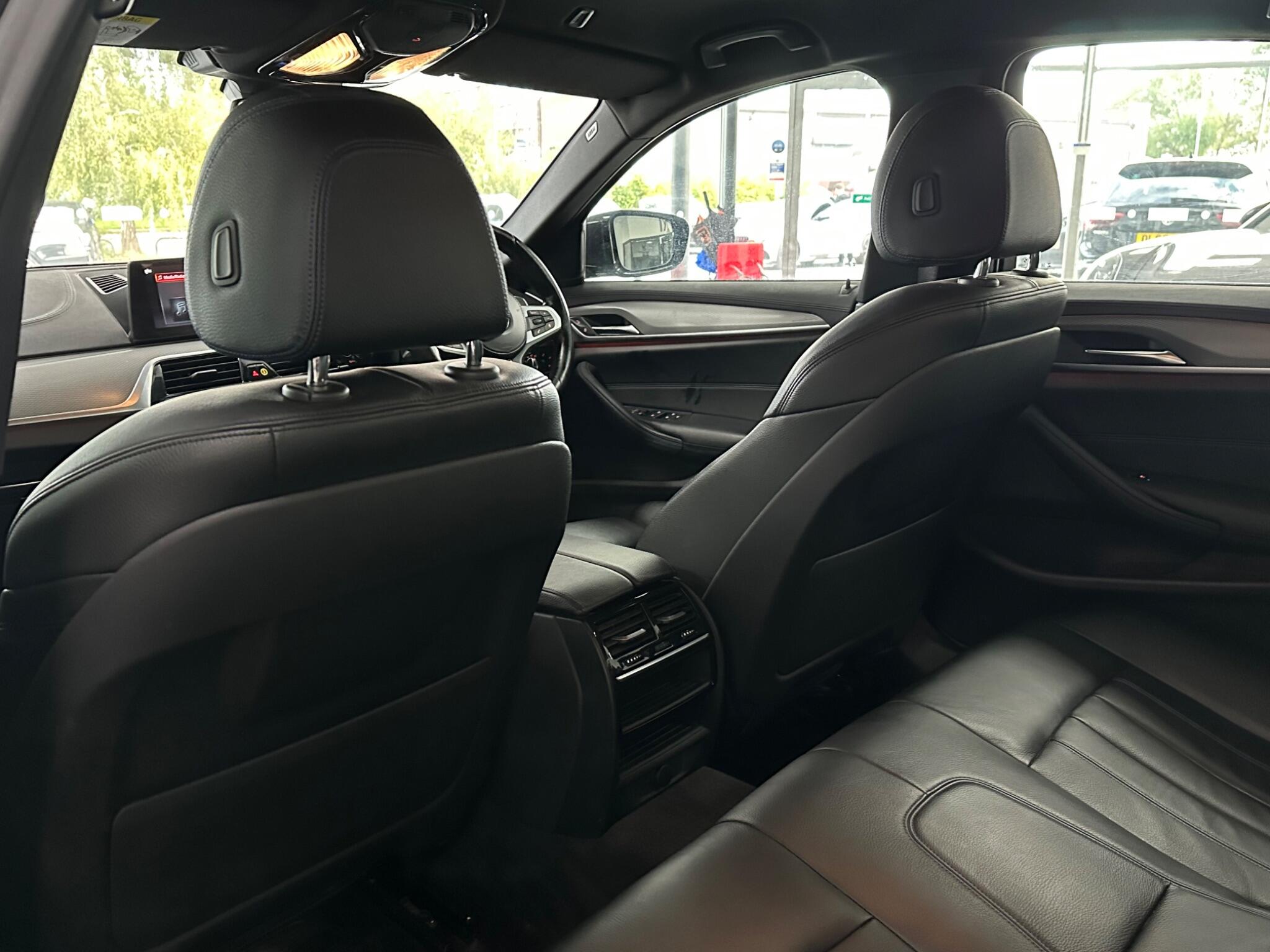 BMW 5 Series view 35