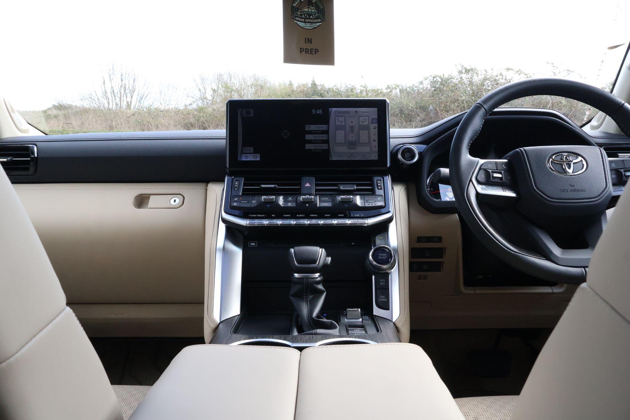 Toyota Land Cruiser view 12