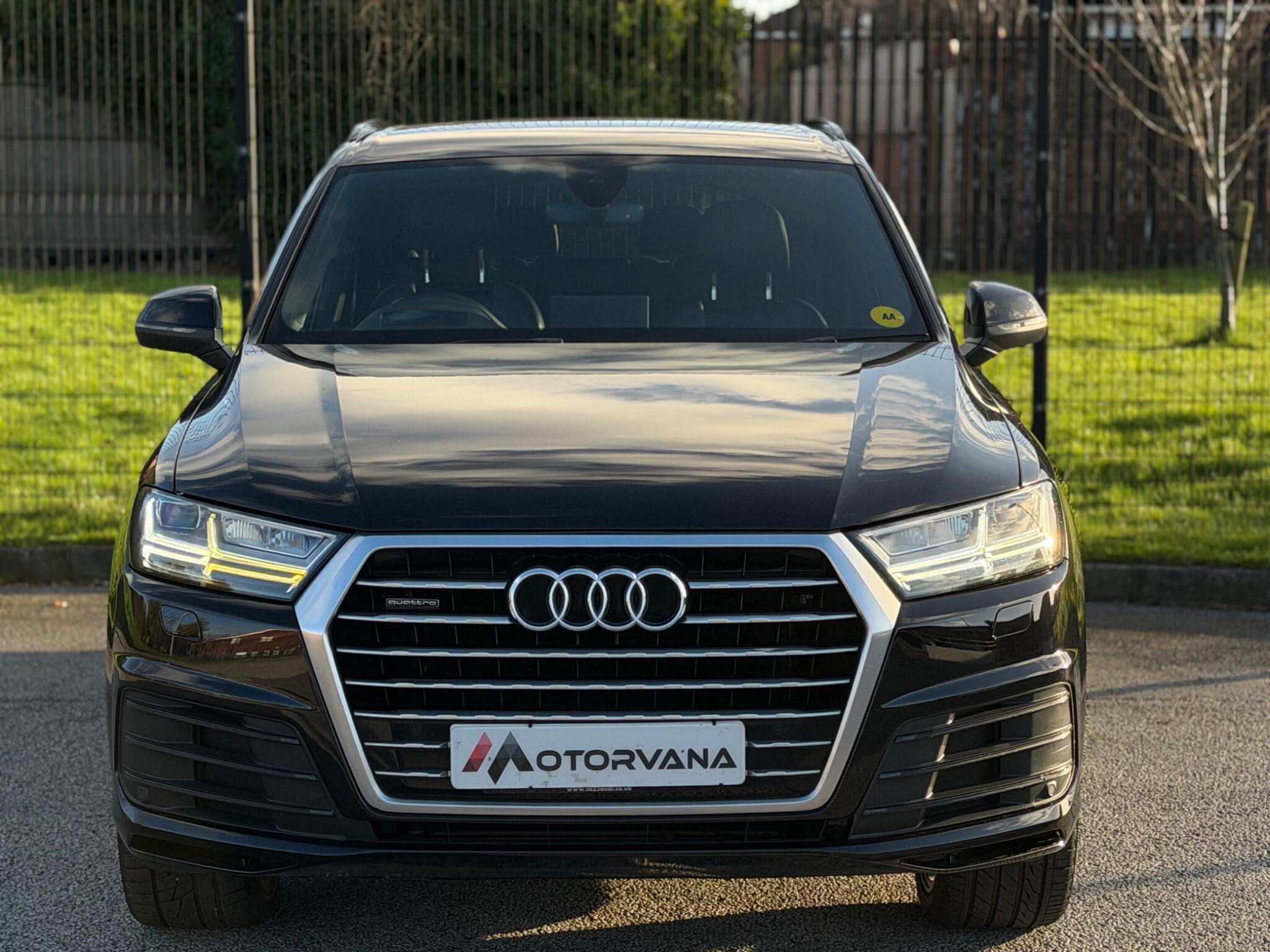 Audi Q7 view 2