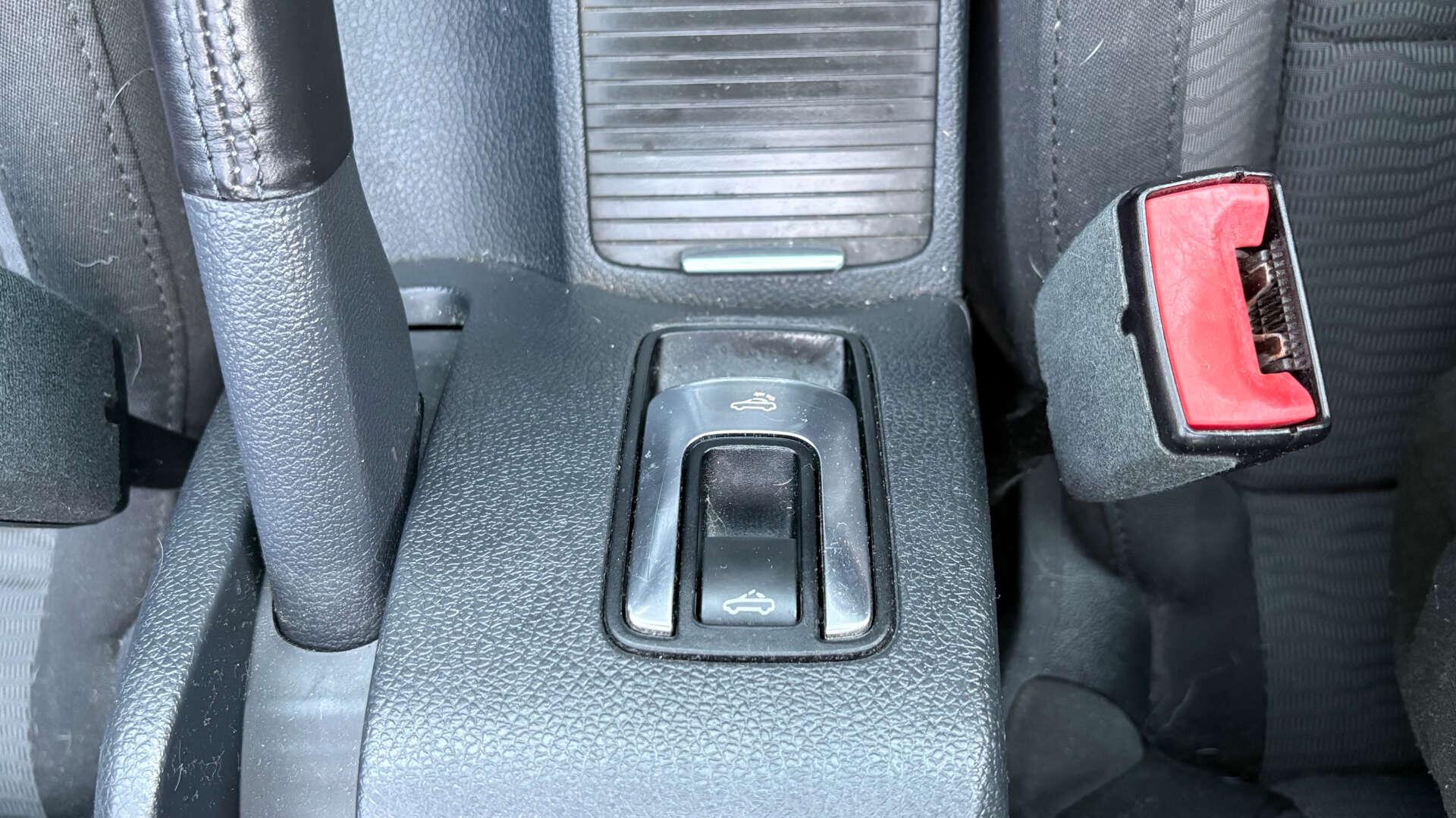Volkswagen Eos view 29