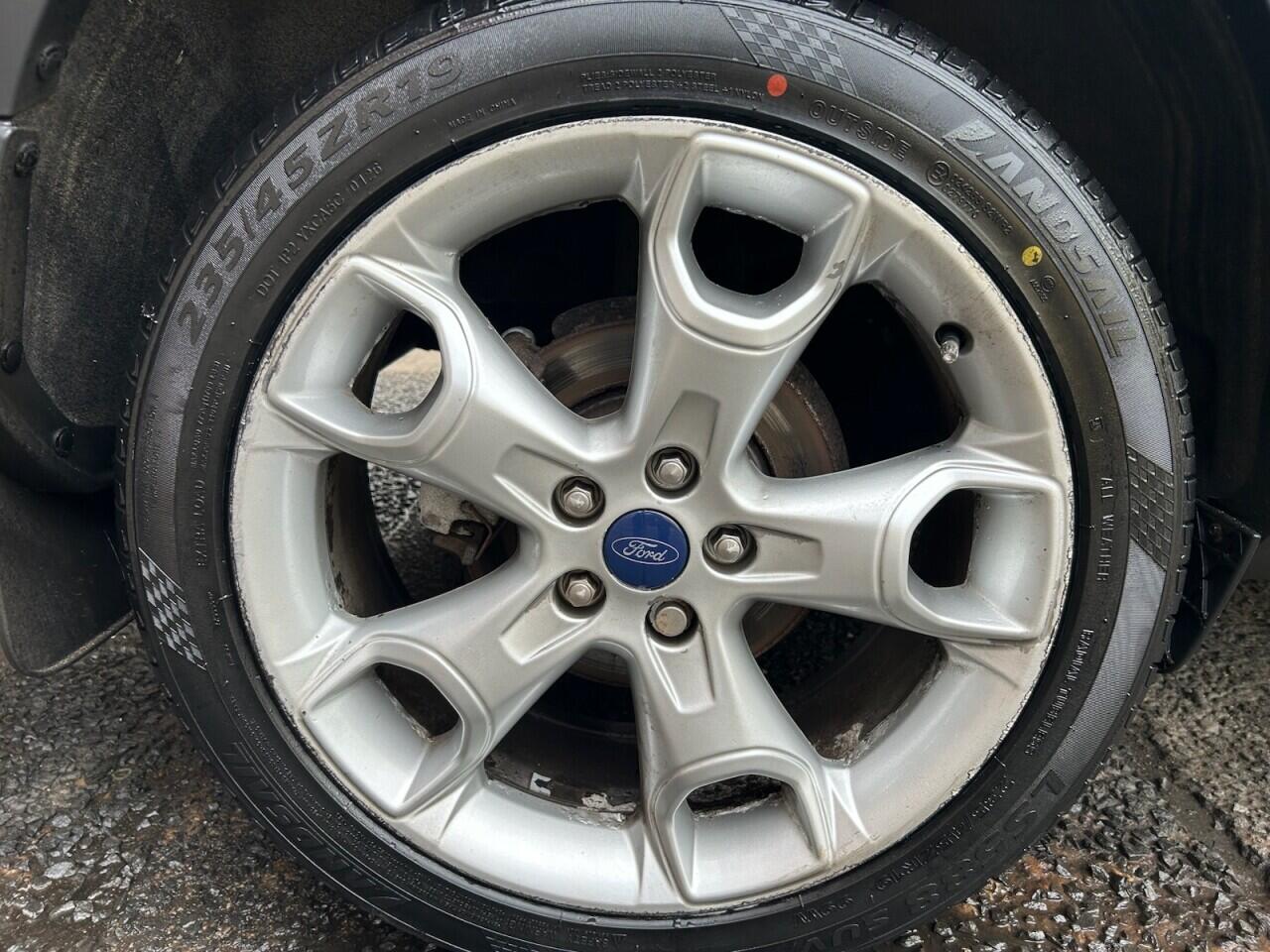 Ford Kuga view 42