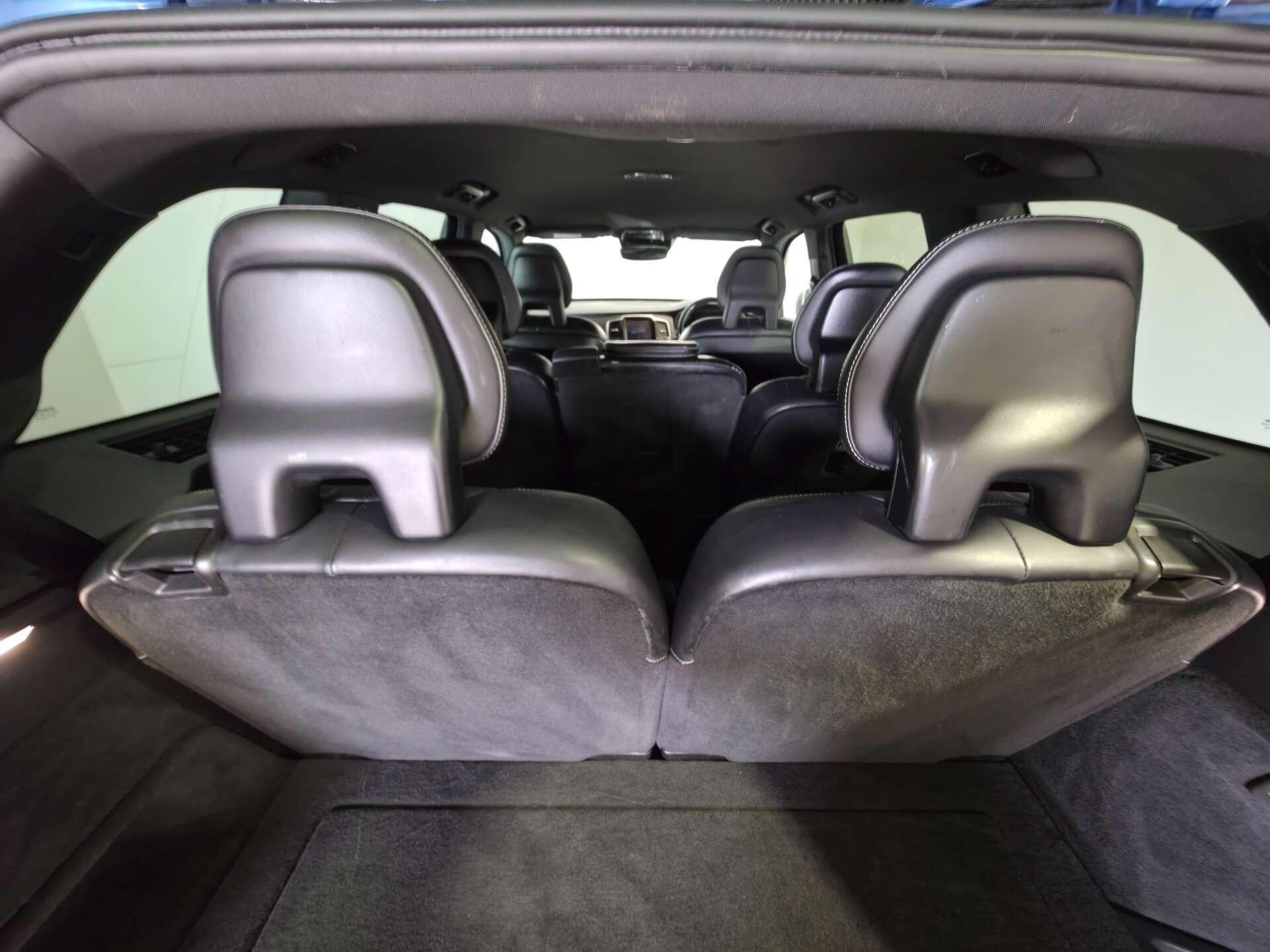 Volvo XC90 view 21