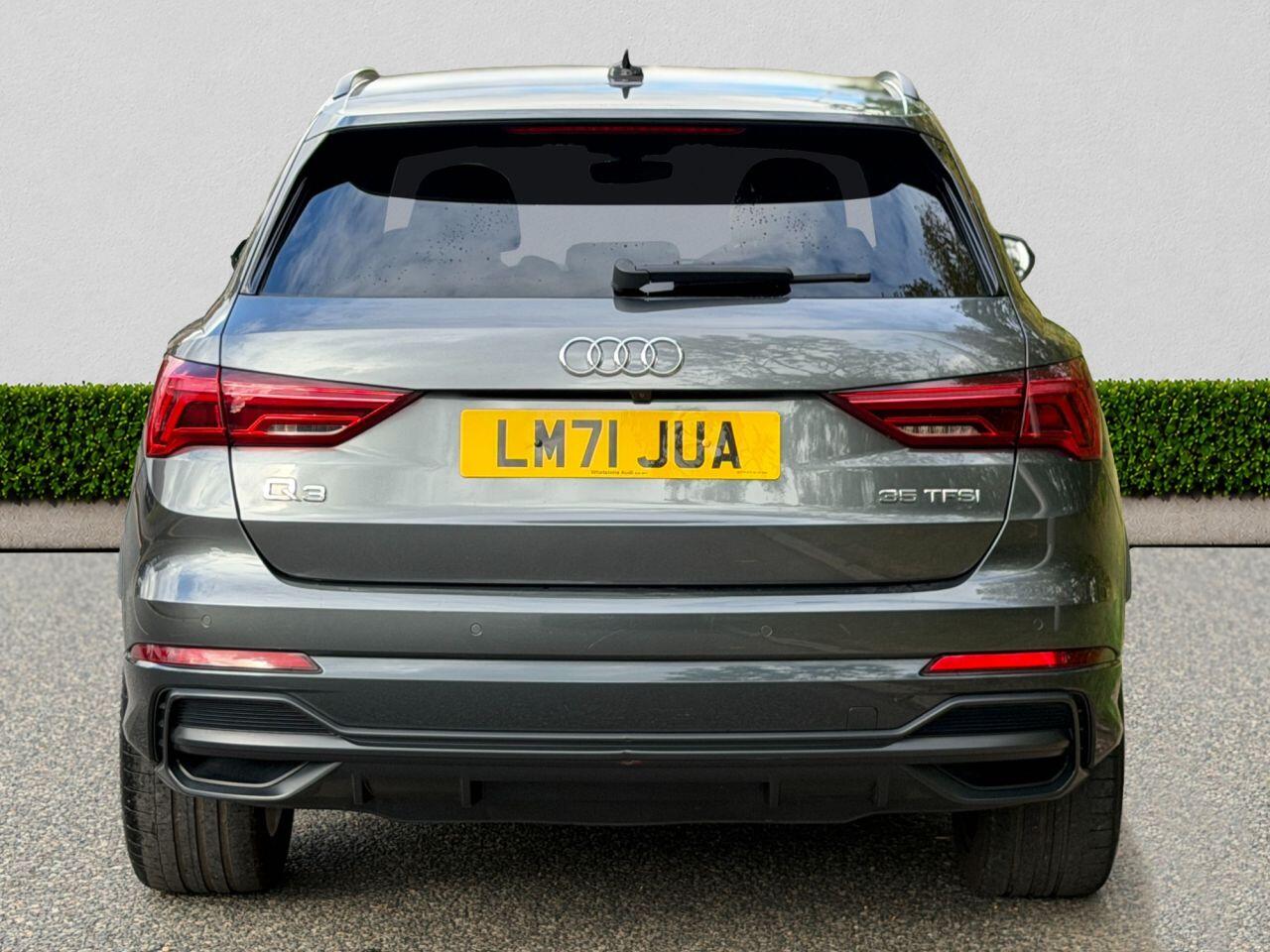 Audi Q3 view 6