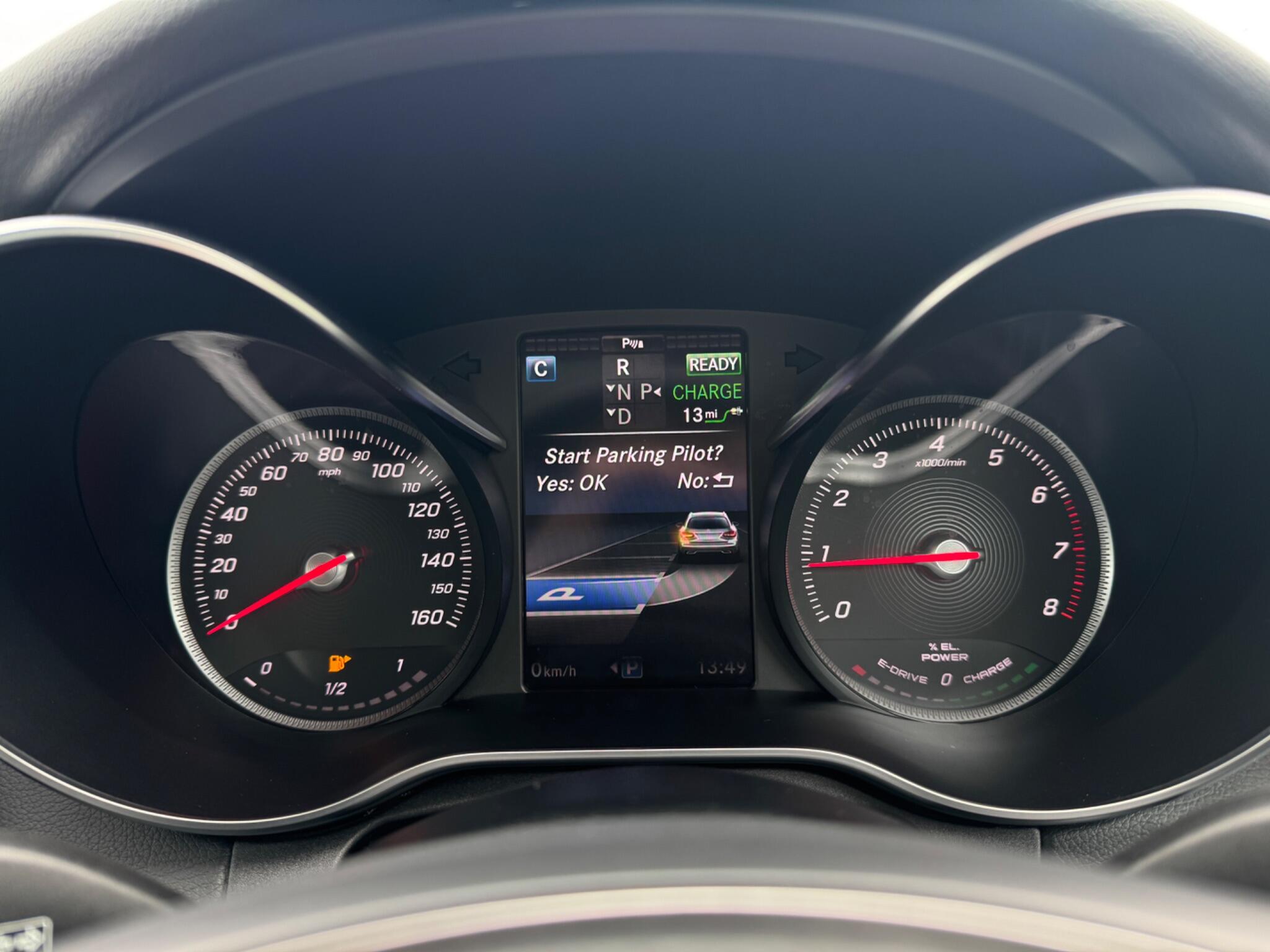 Mercedes-Benz C-Class view 32