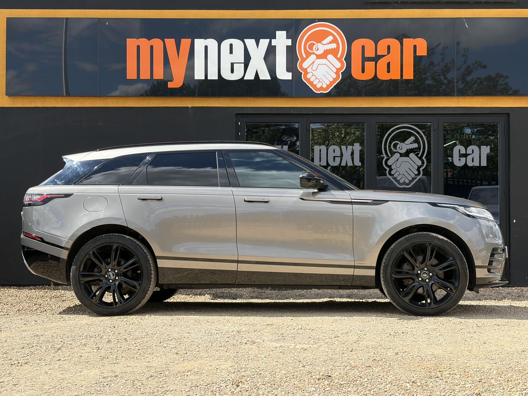 Land Rover Range Rover Velar view 11