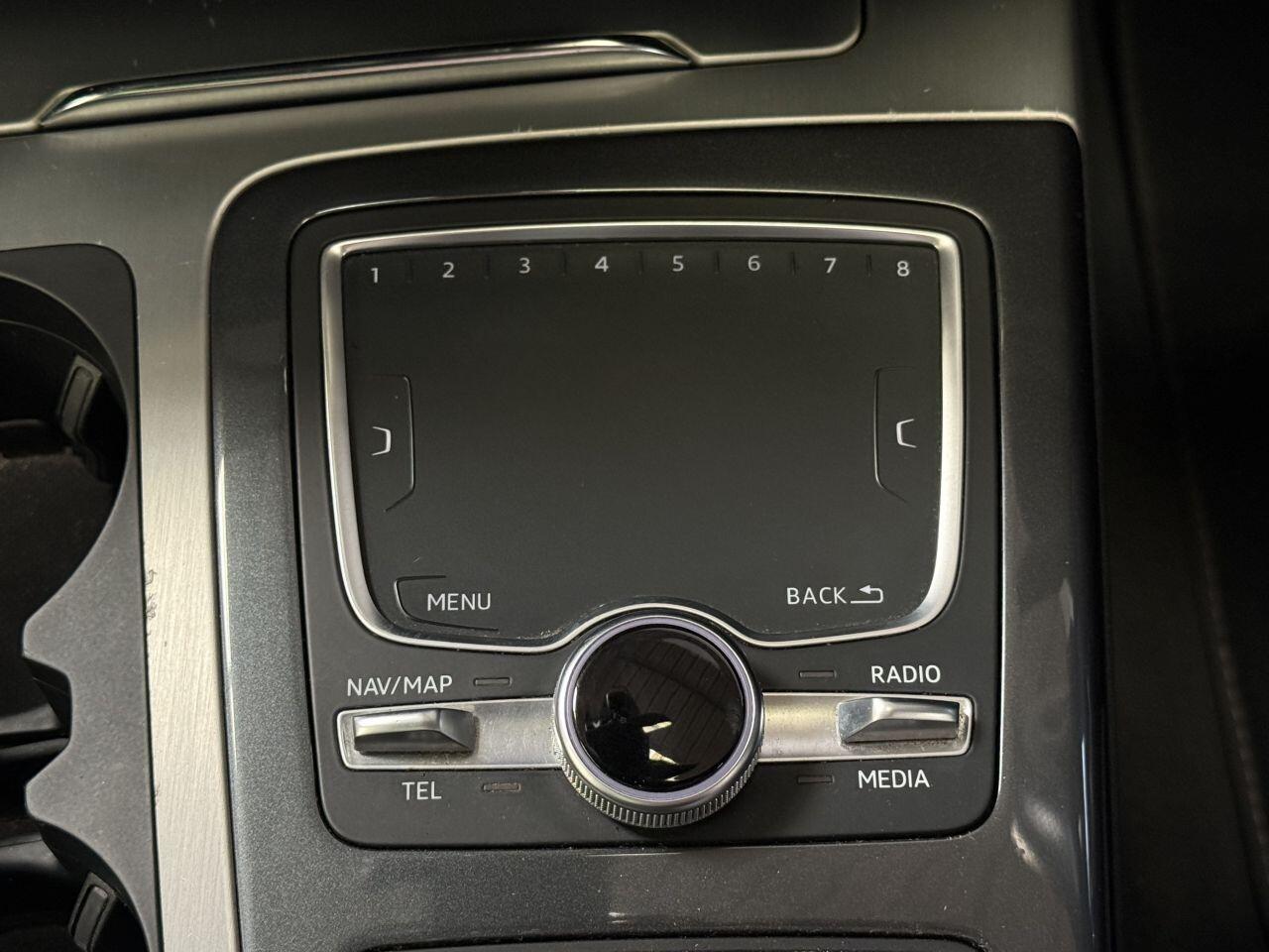 Audi Q7 view 56