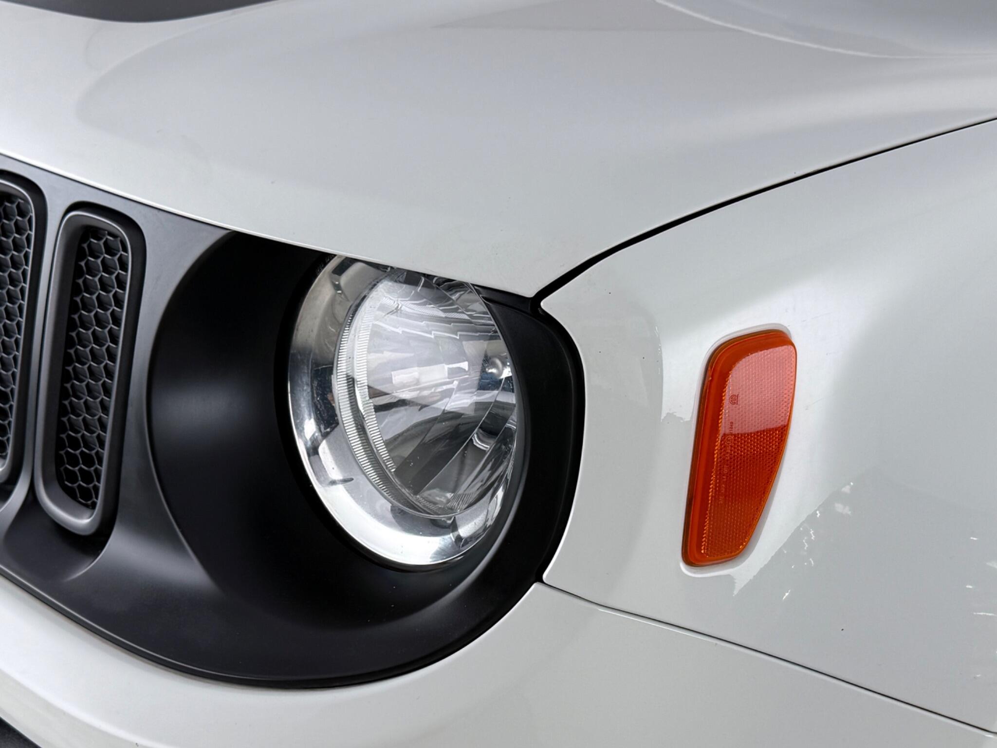 Jeep Renegade view 12