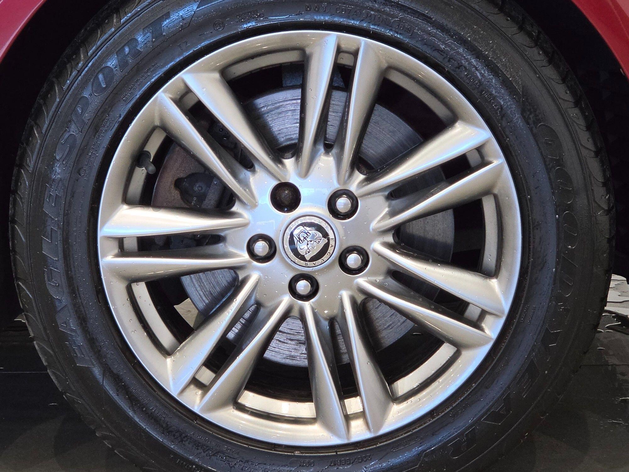 Jaguar XF view 6