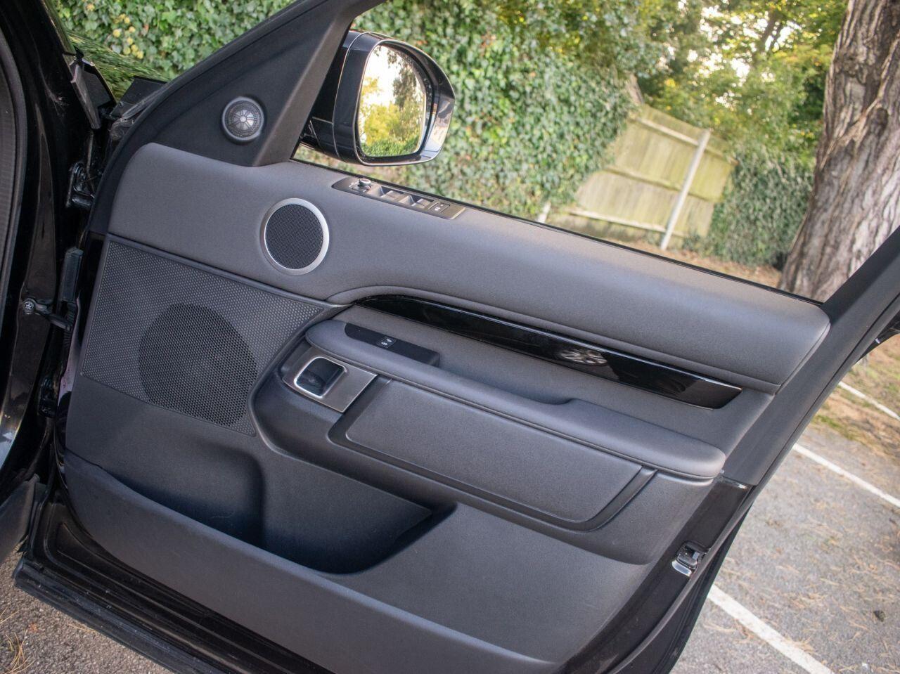 Land Rover Discovery view 28