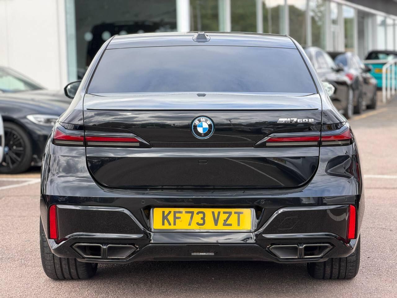 BMW 7 Series view 90