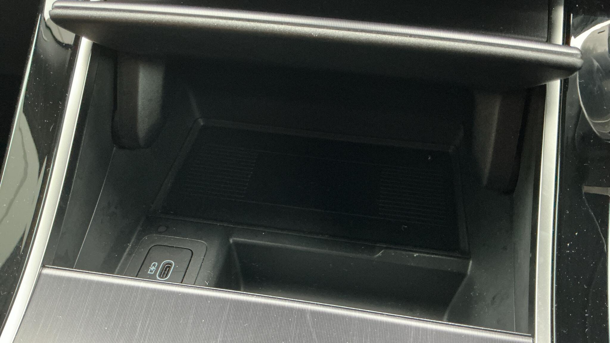 Land Rover Range Rover Evoque view 25