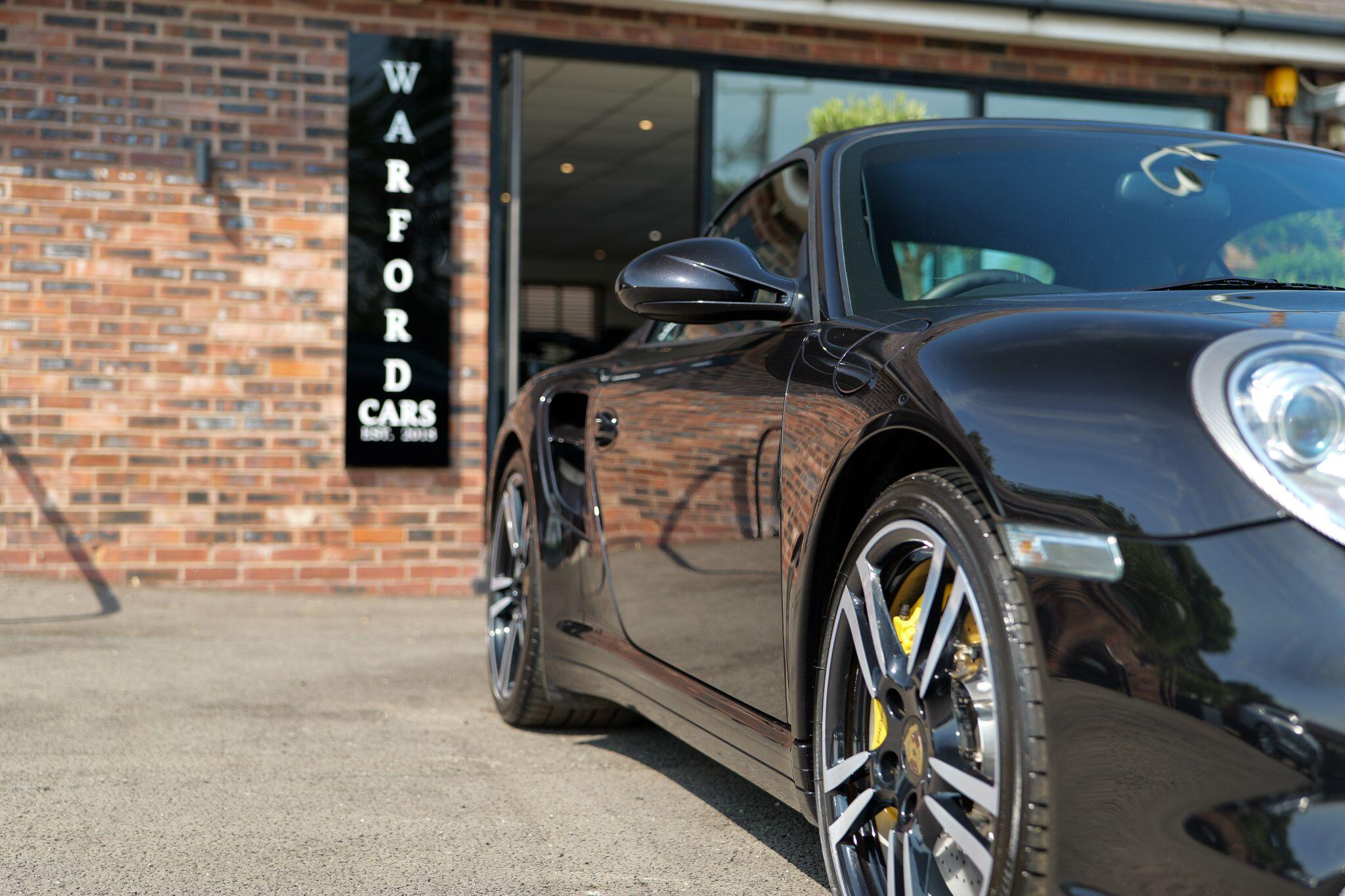 Porsche 911 view 9