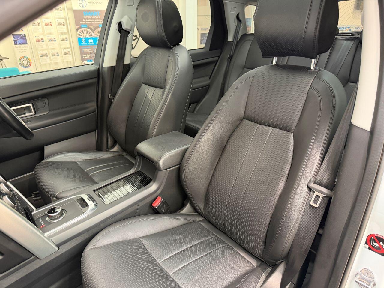 Land Rover Discovery Sport view 20