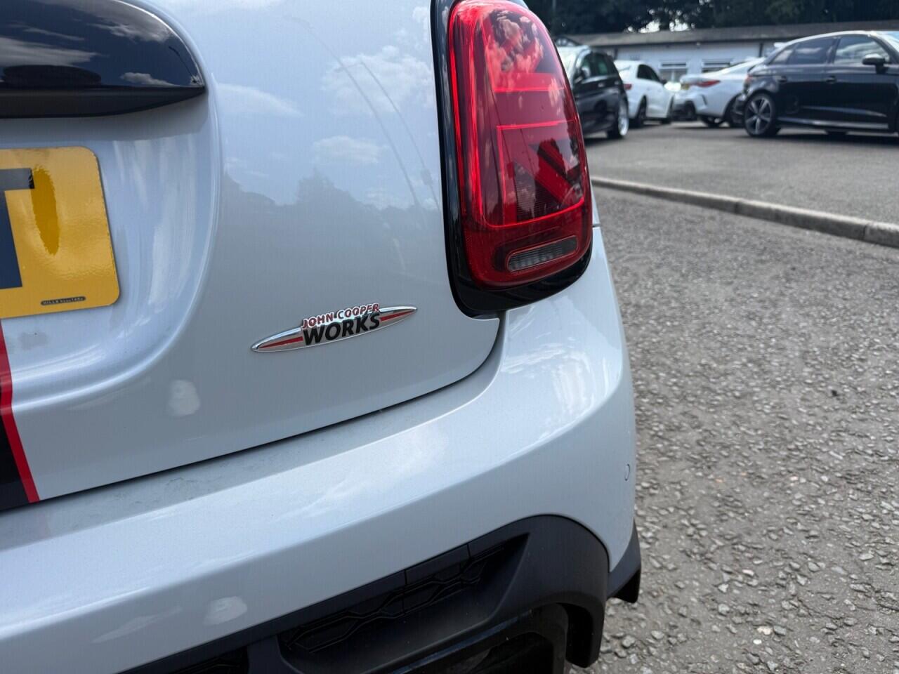 Mini Hatch view 6