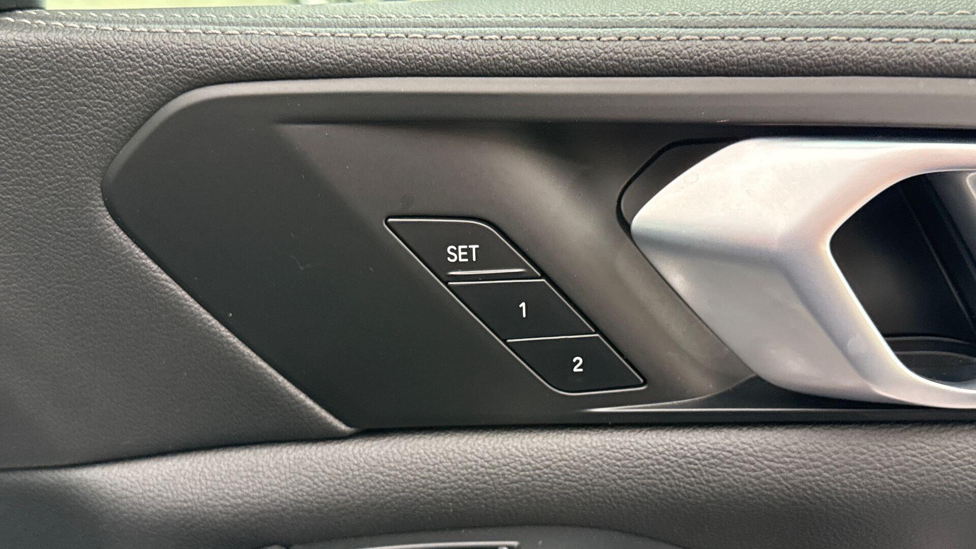 BMW X5 view 26