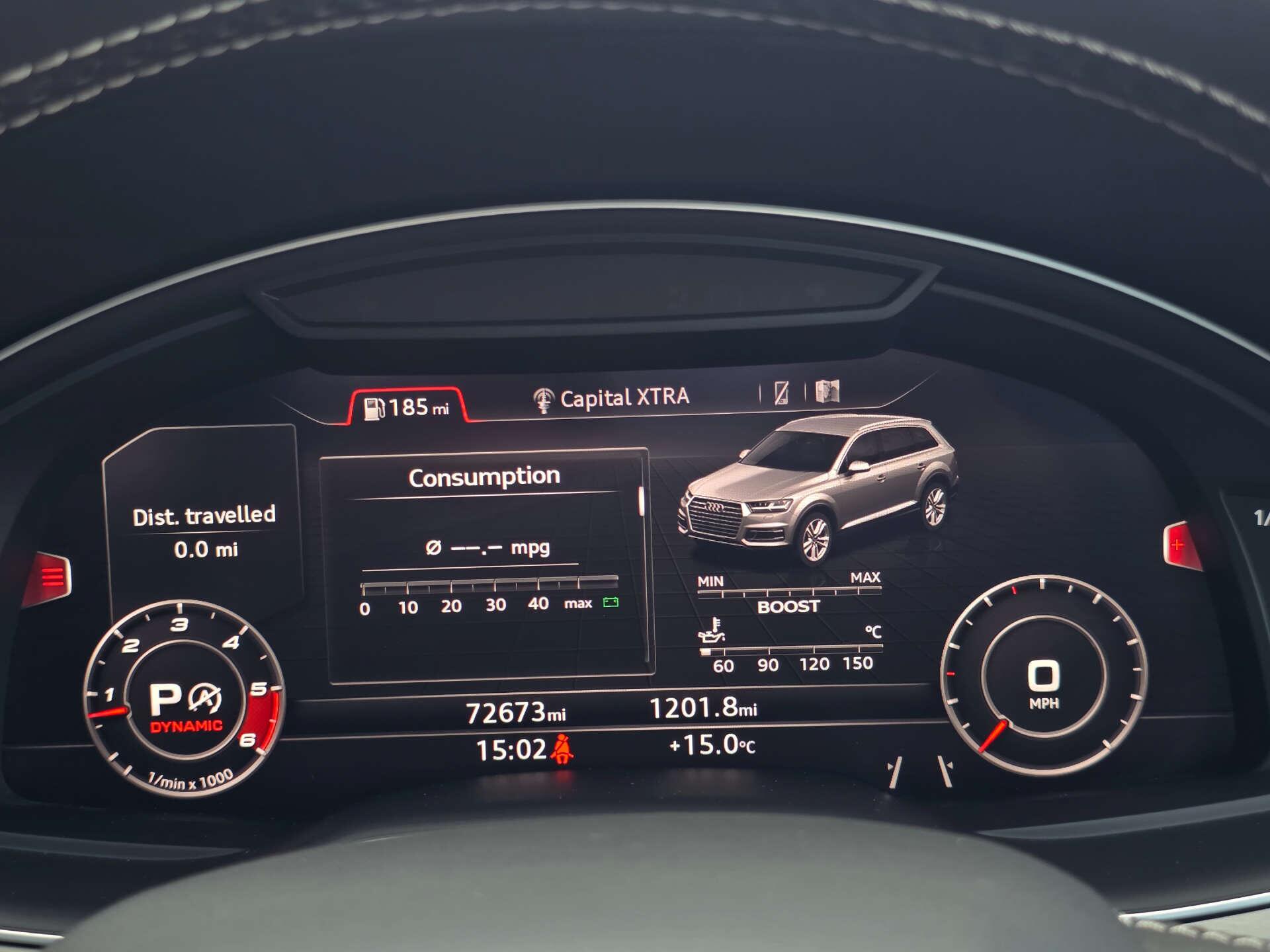 Audi SQ7 view 24