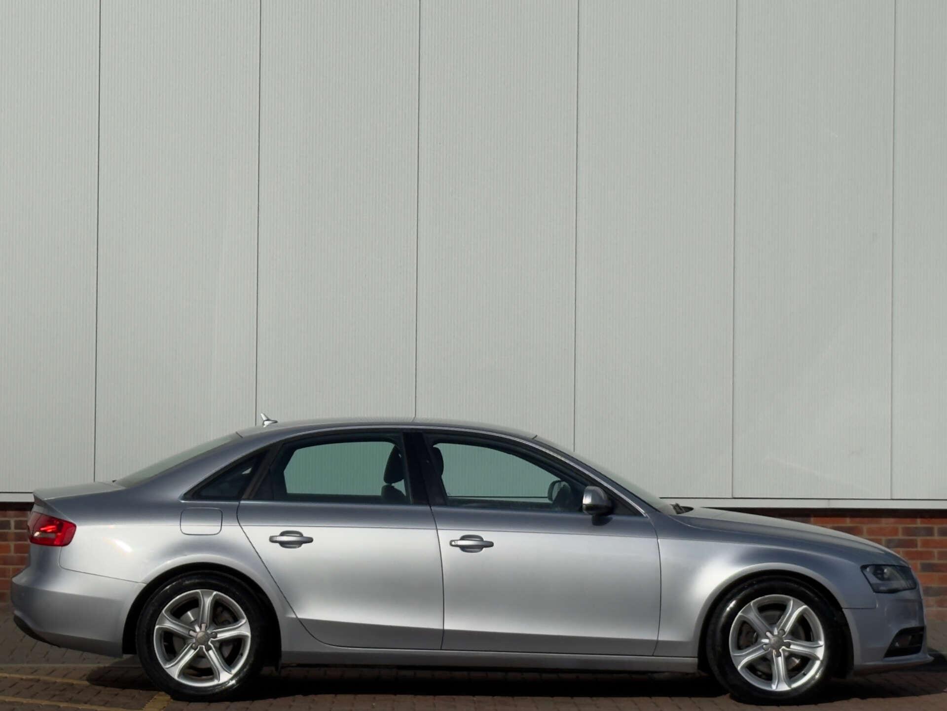 Audi A4 view 7