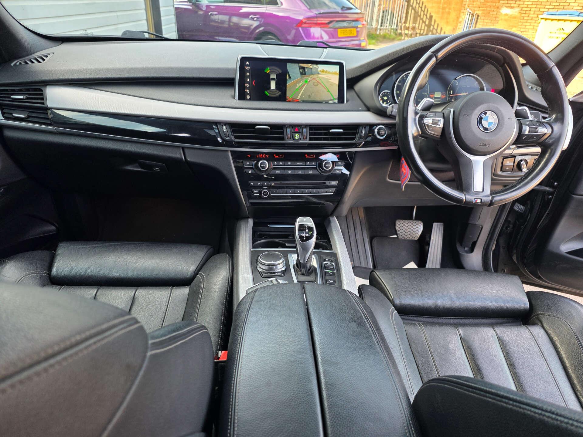 BMW X5 view 22