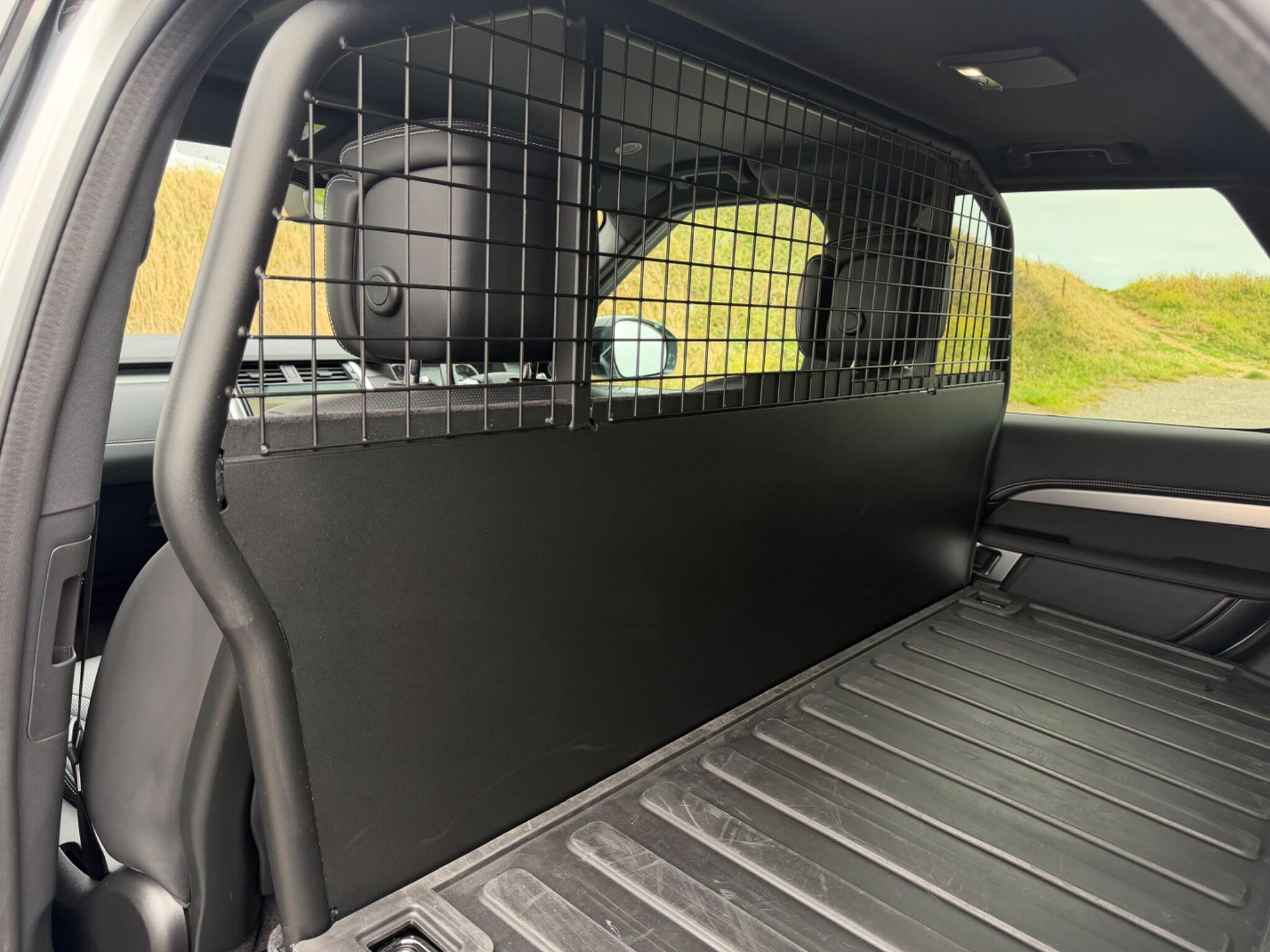 Land Rover Discovery 3 view 26