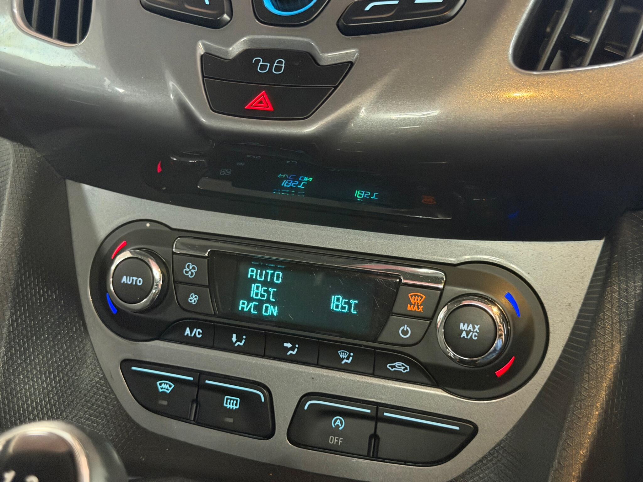 Ford Grand Tourneo Connect view 30