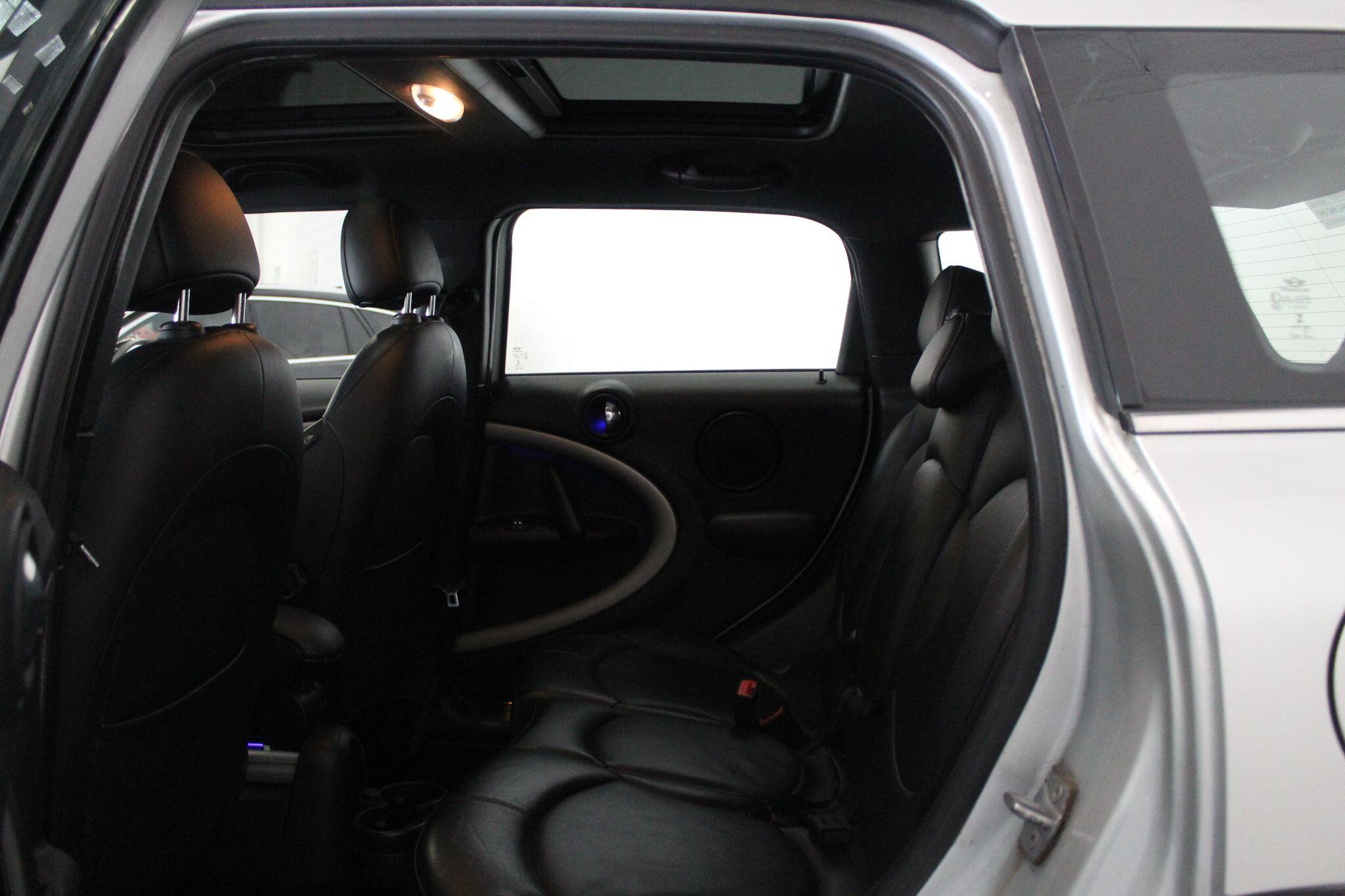 Mini Countryman view 52