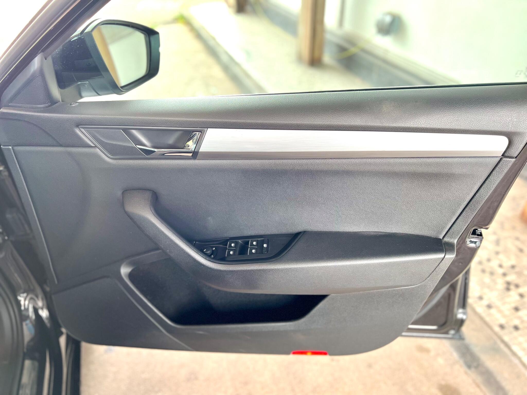 Skoda Superb view 16
