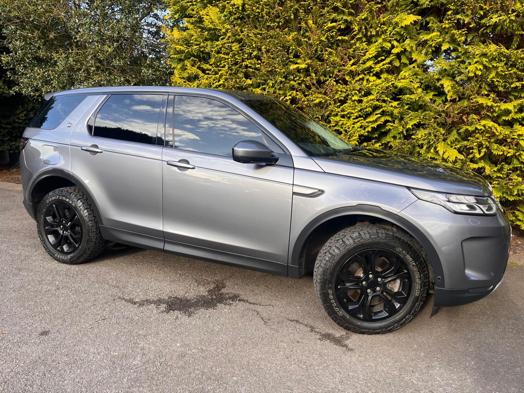 Land Rover Discovery Sport view 20