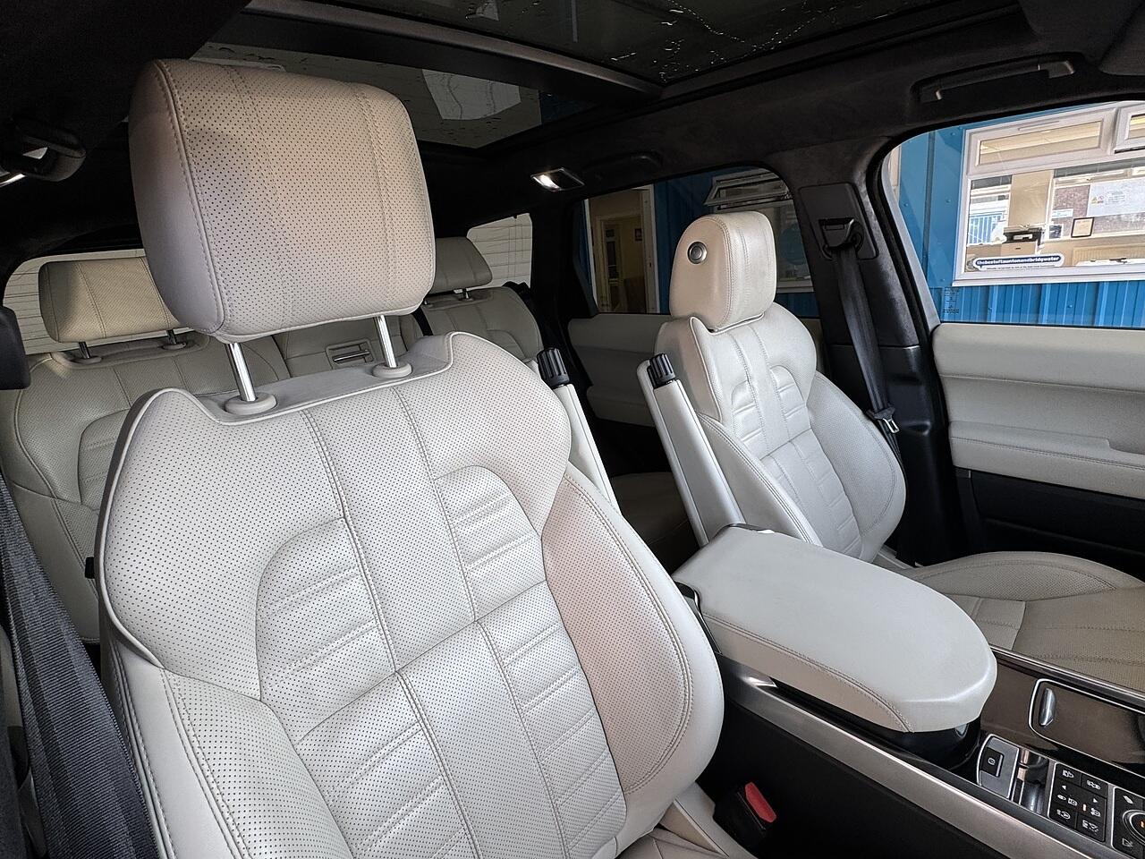 Land Rover Range Rover Sport view 11