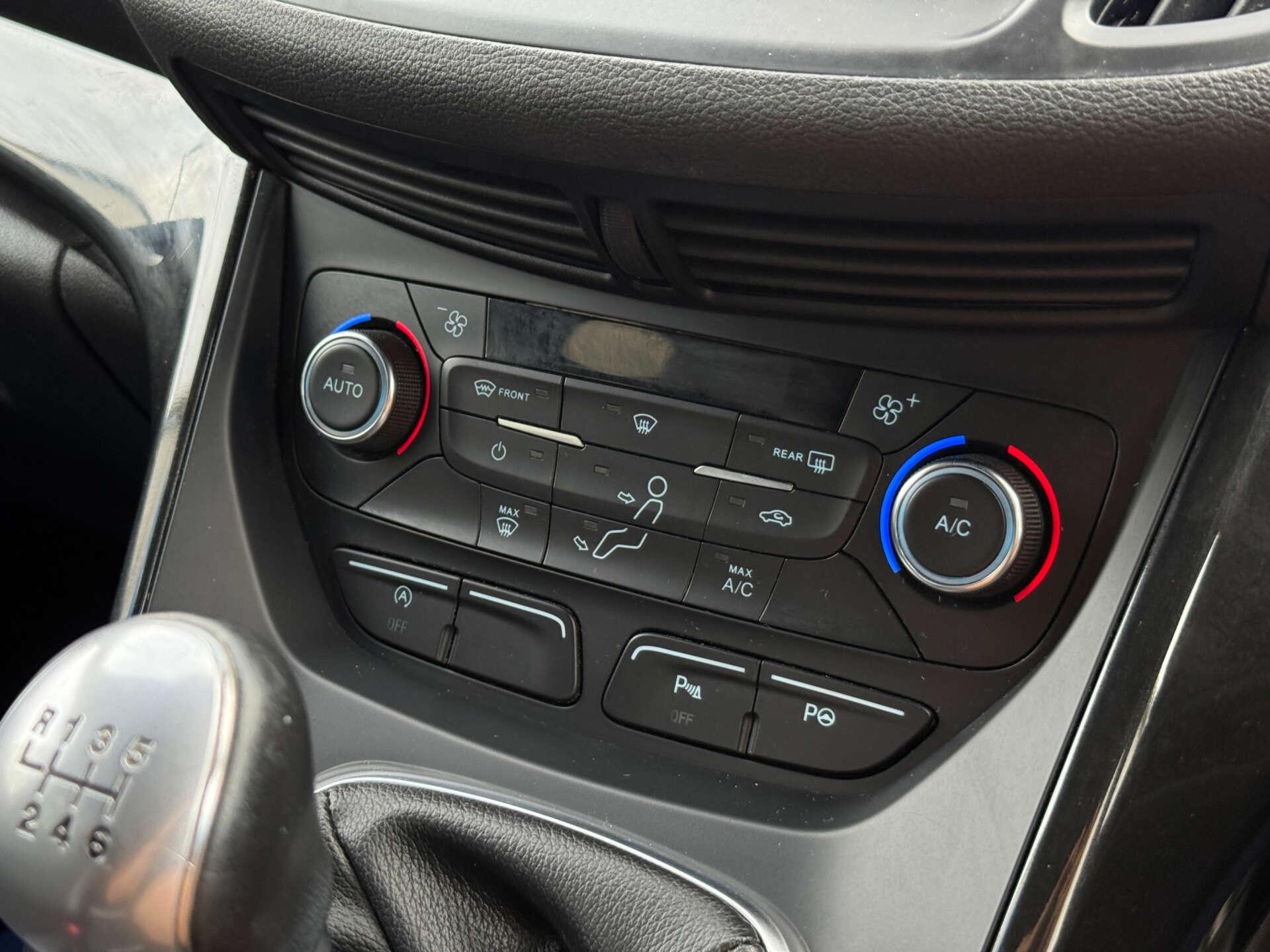 Ford Kuga view 60