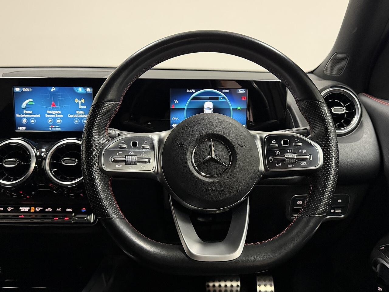 Mercedes-Benz GLB view 21