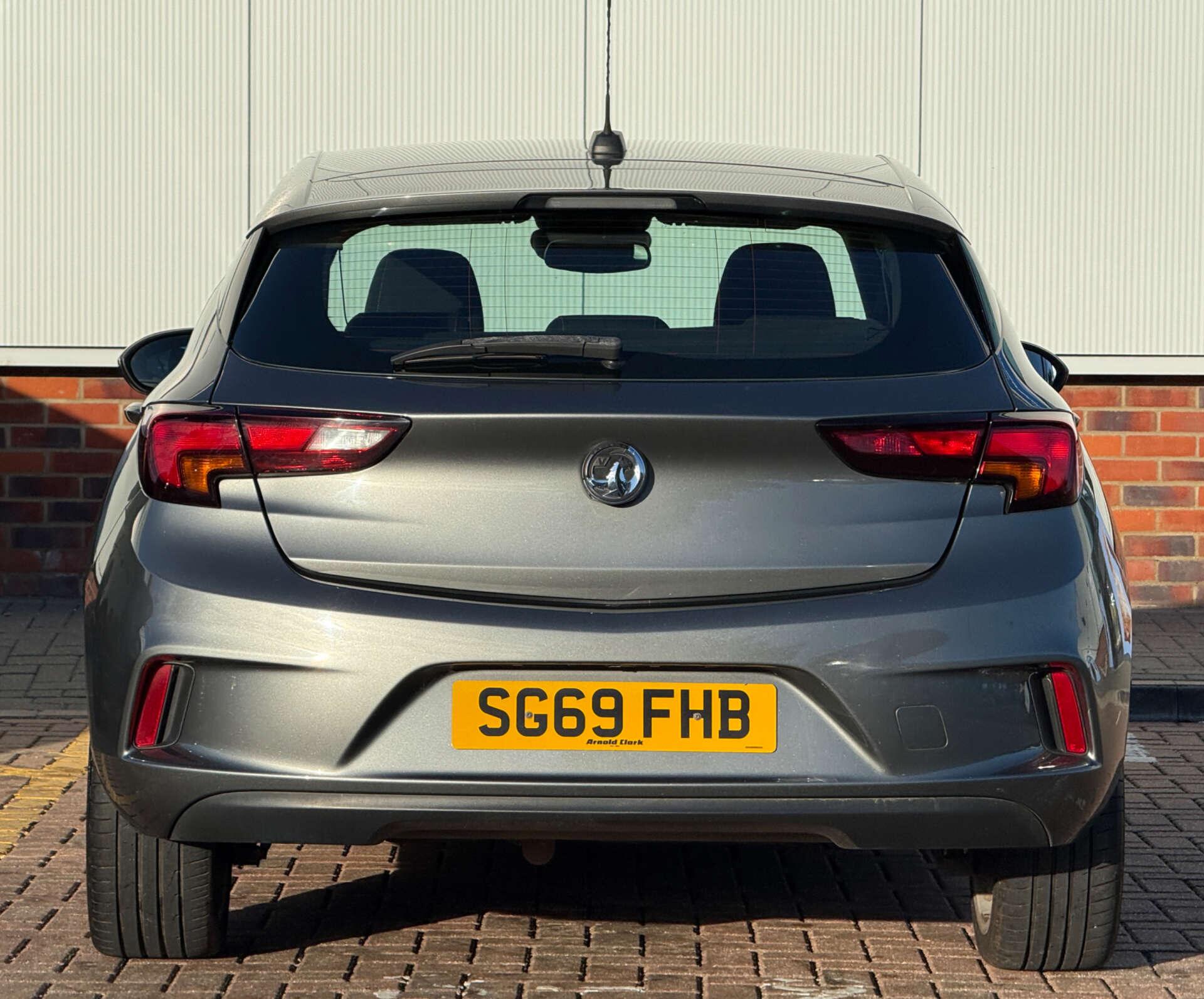 Vauxhall Astra view 5