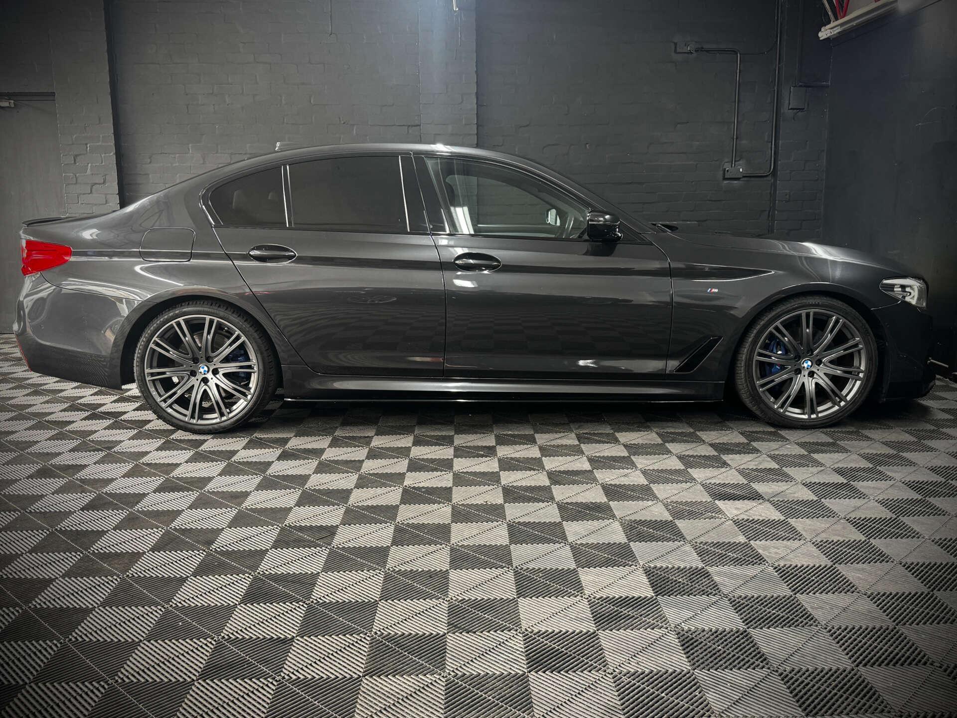 BMW 5 Series view 14
