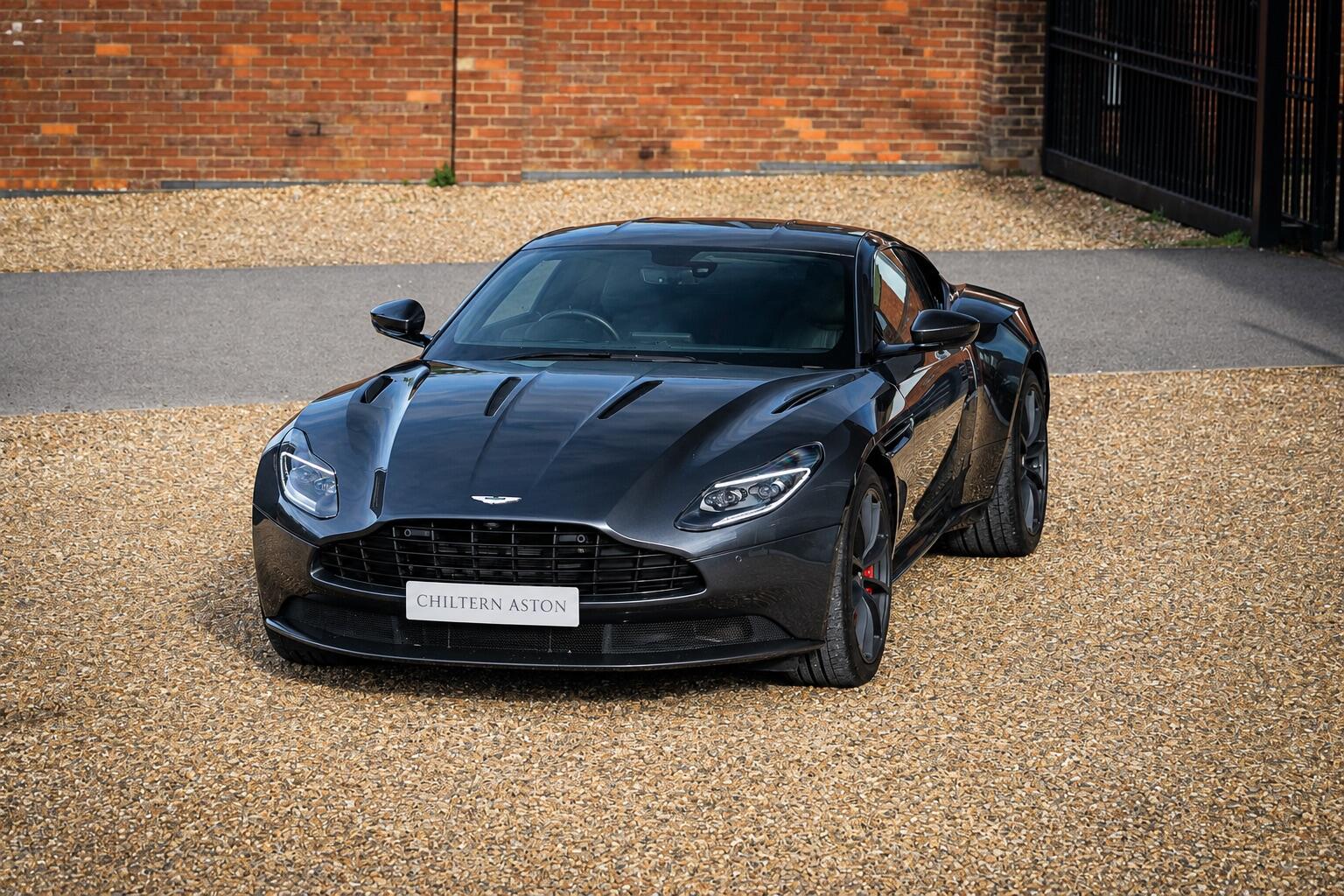 Aston Martin DB11