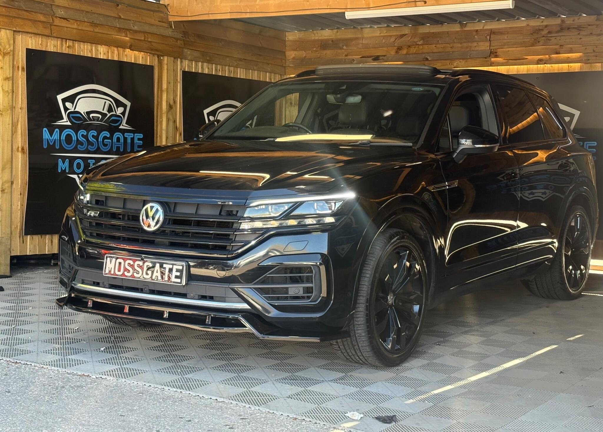 Volkswagen Touareg view 7