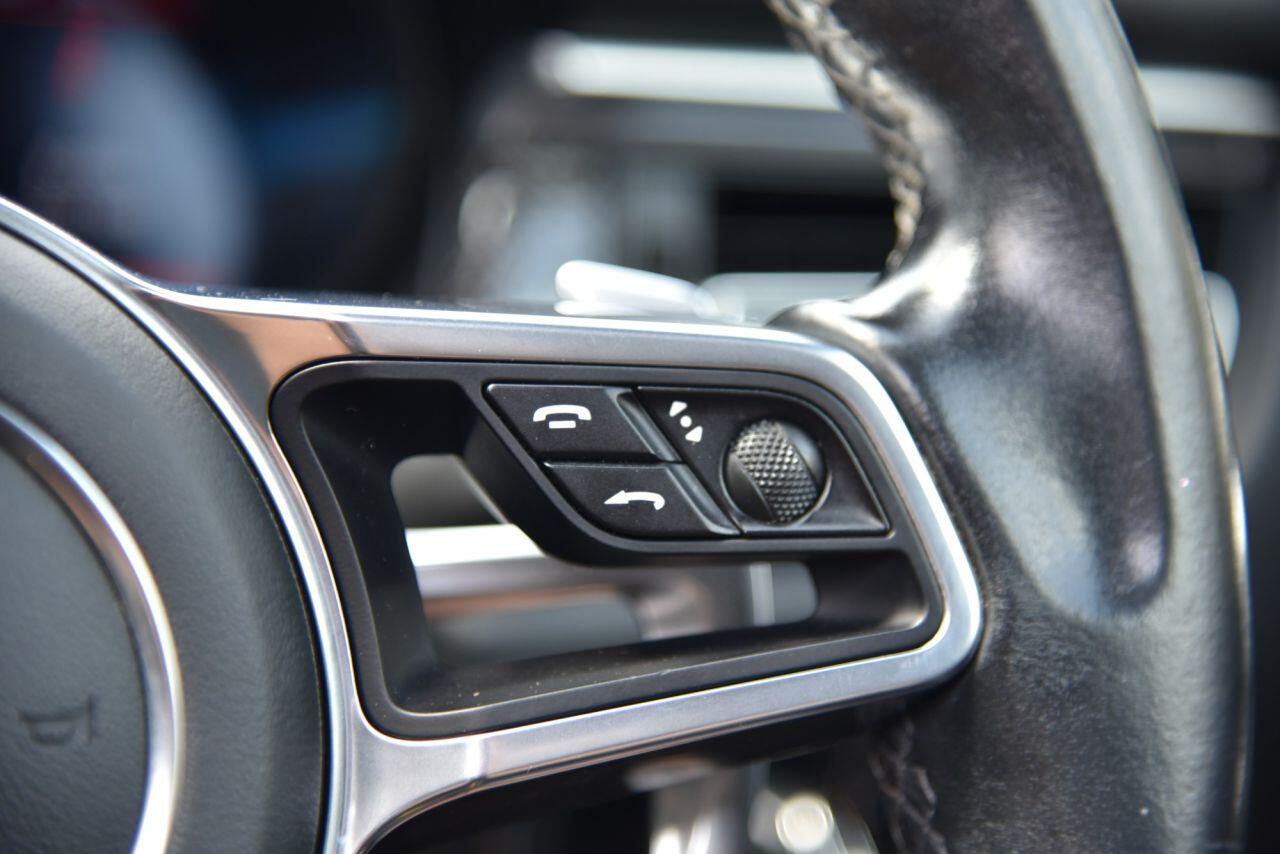 Porsche Macan view 32
