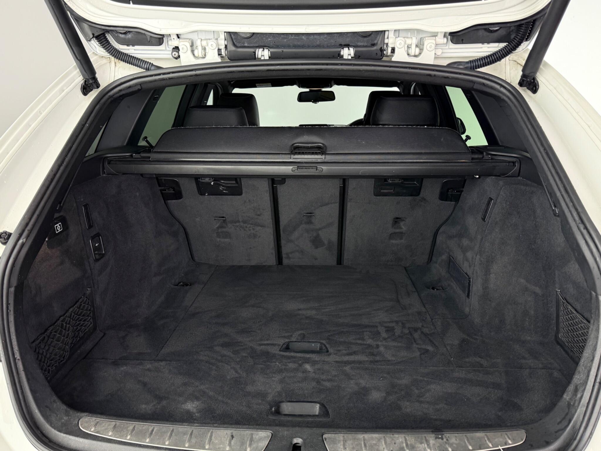 BMW 3 Series view 10