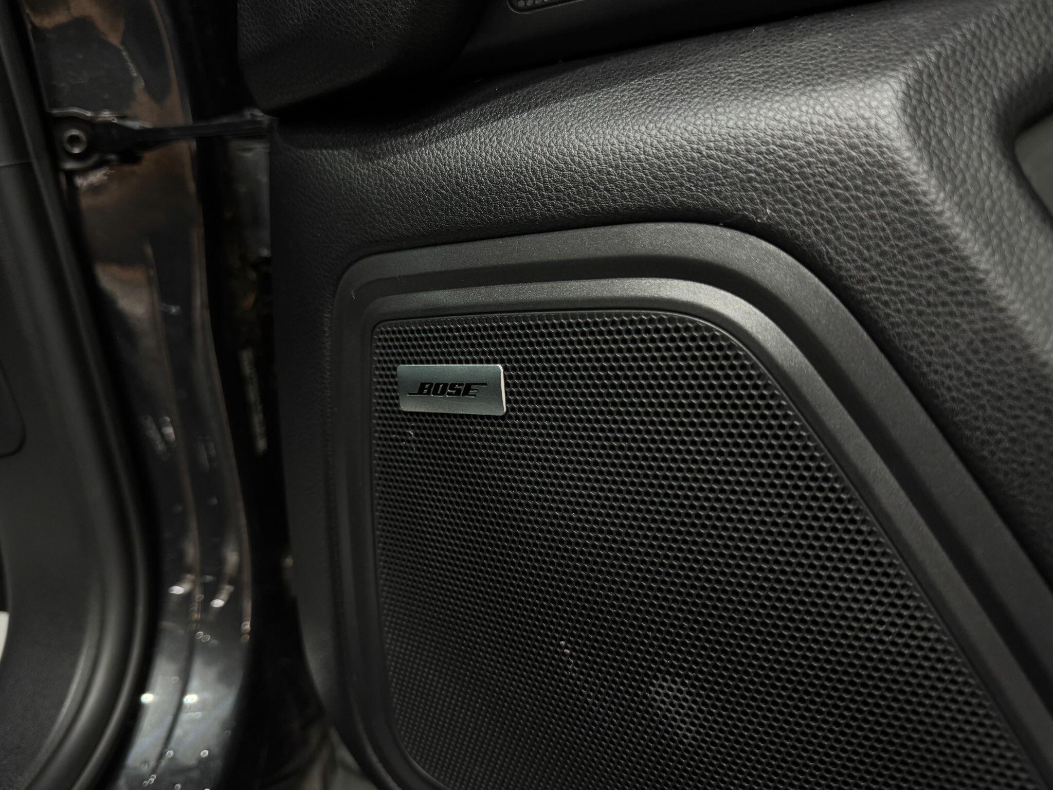 Porsche Macan view 30