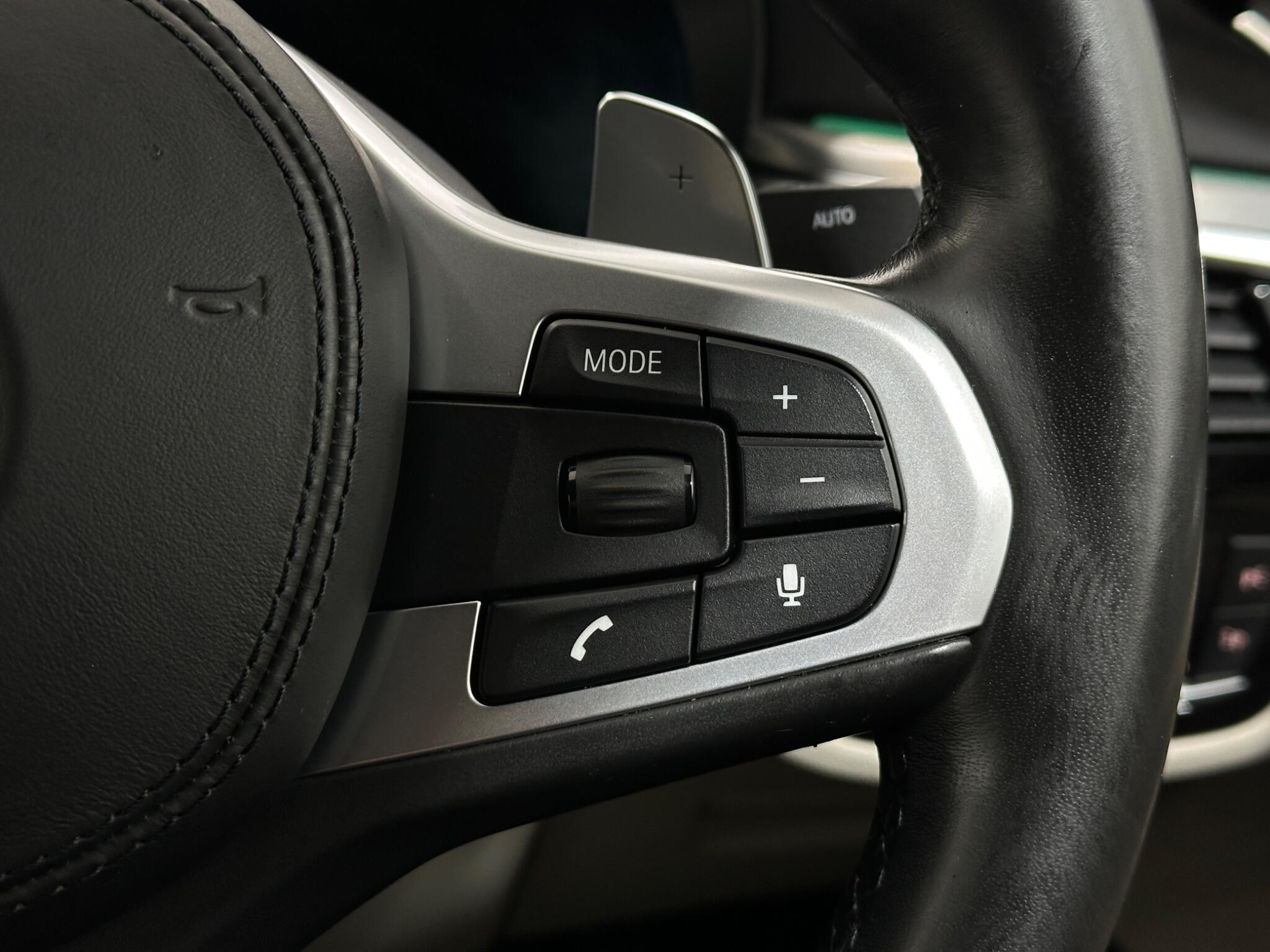 BMW 5 Series view 16