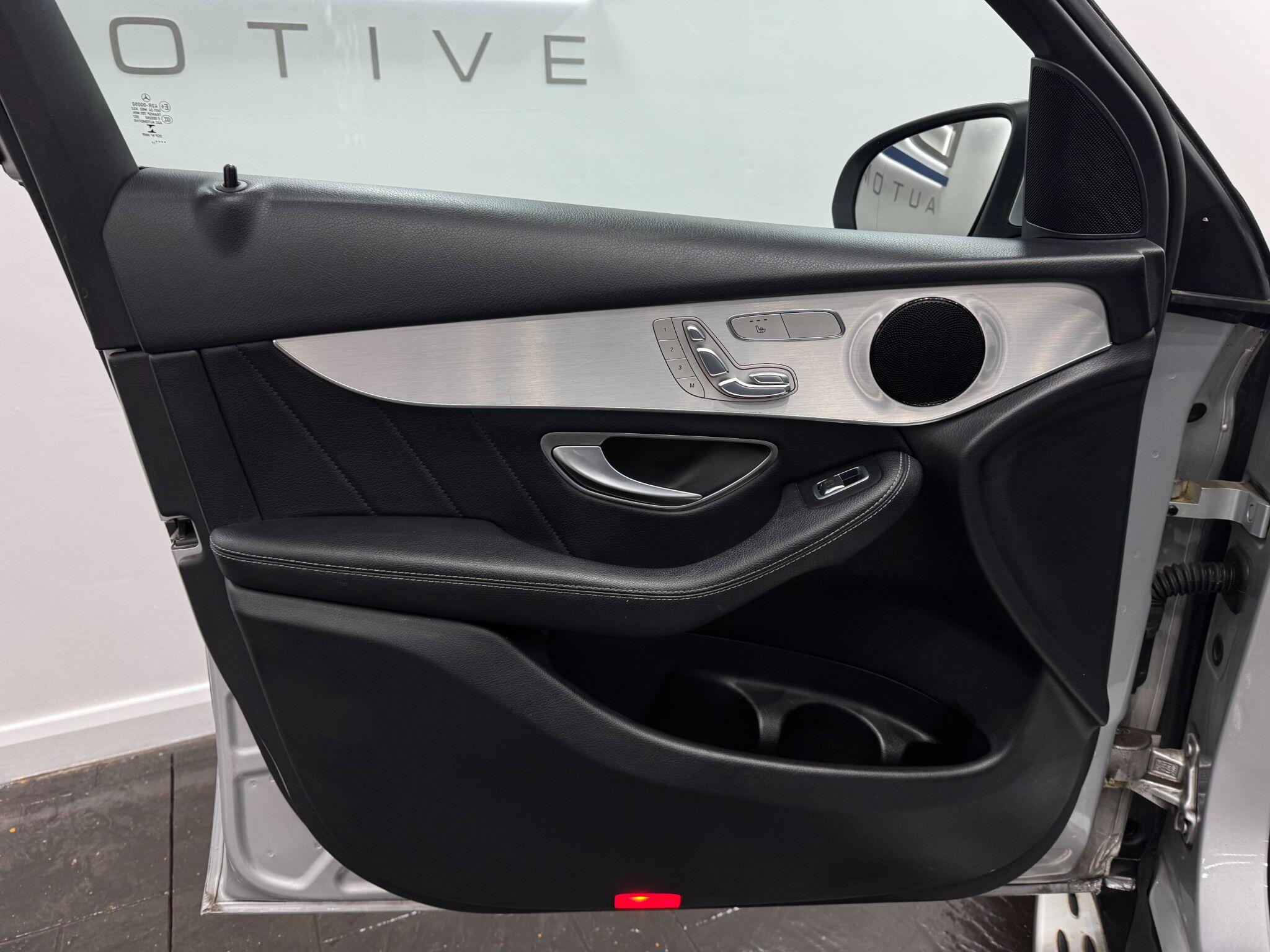 Mercedes-Benz GLC view 47