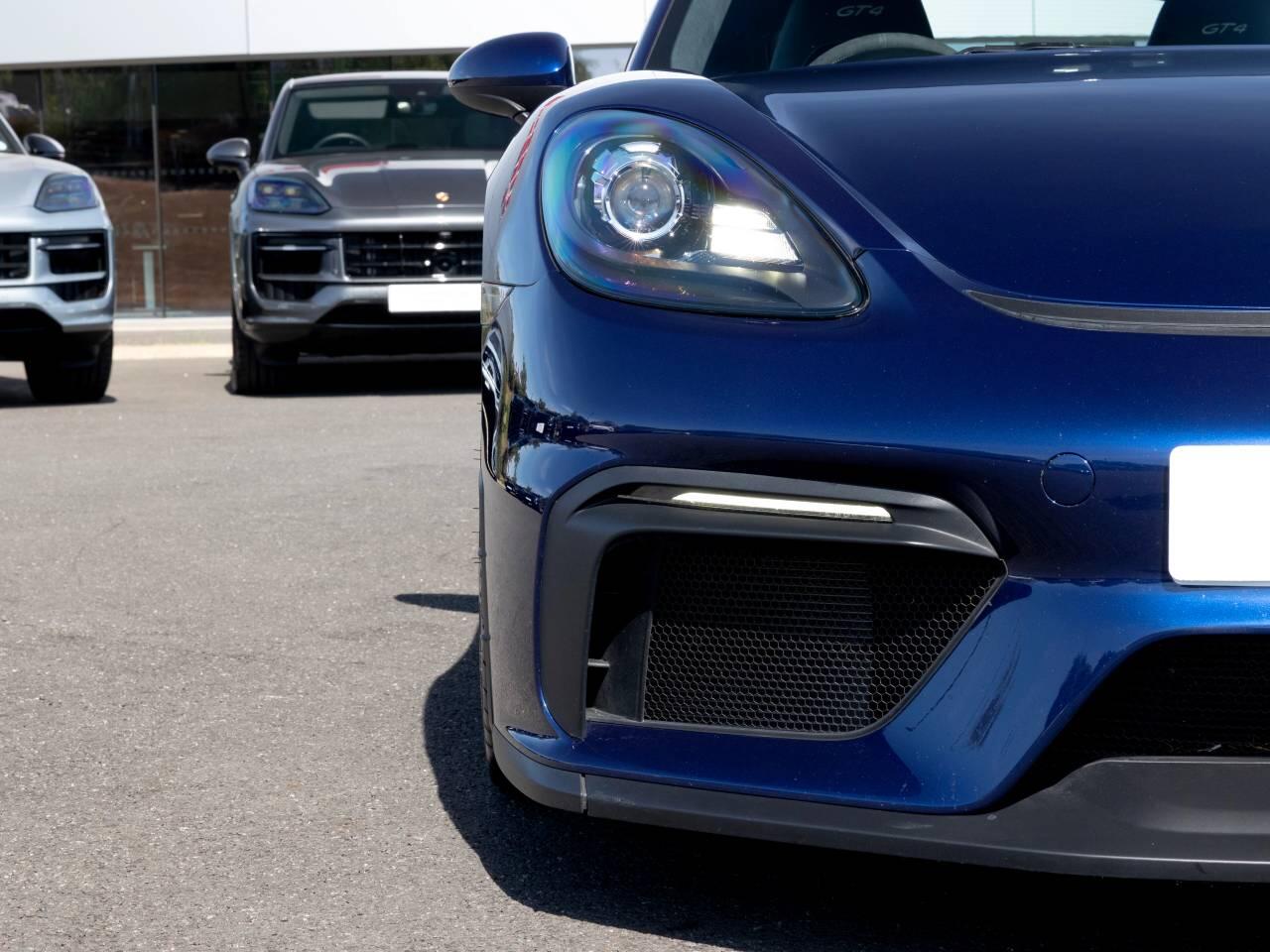 Porsche Cayman view 22
