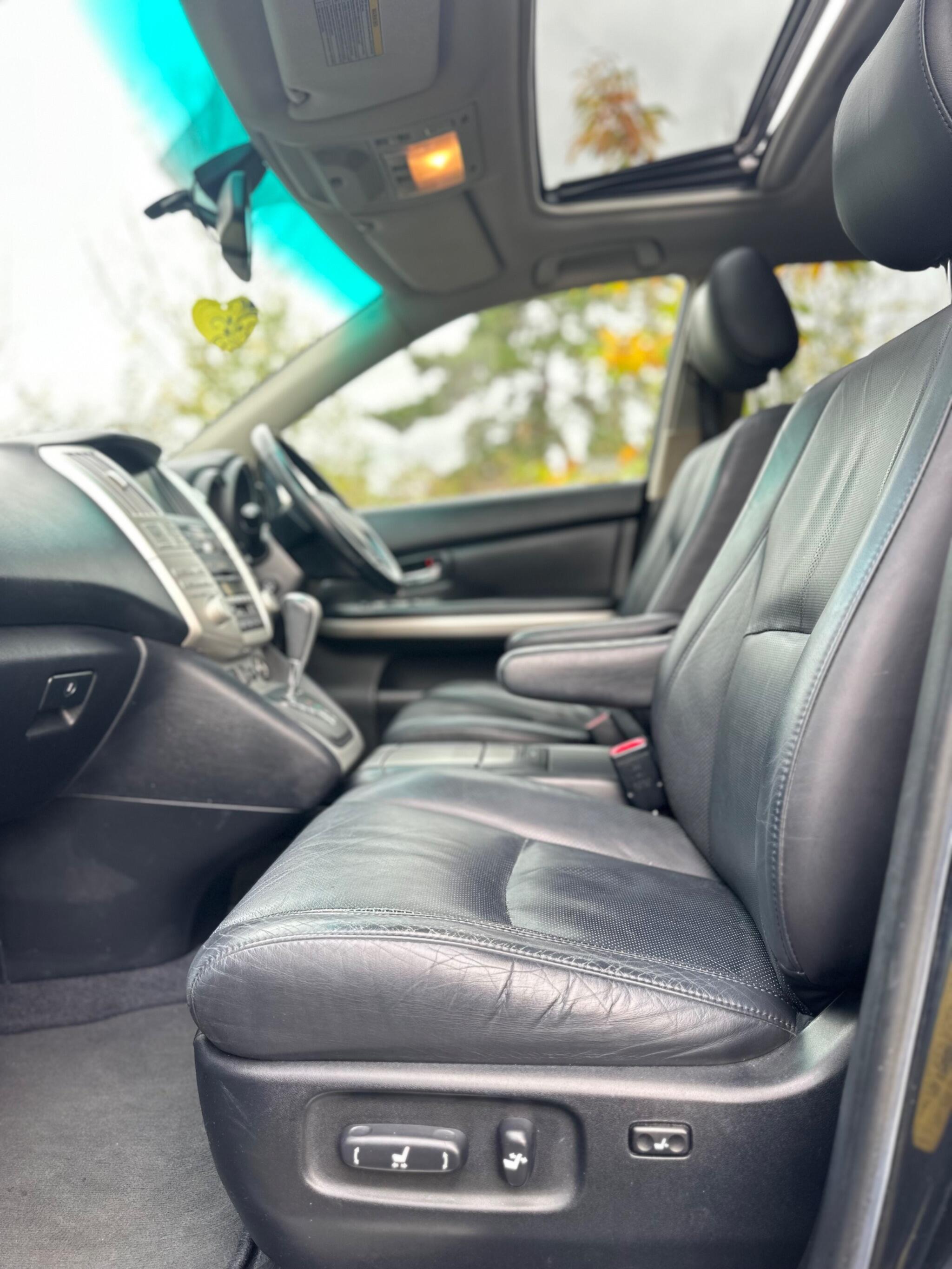 2009 Lexus RX image 12