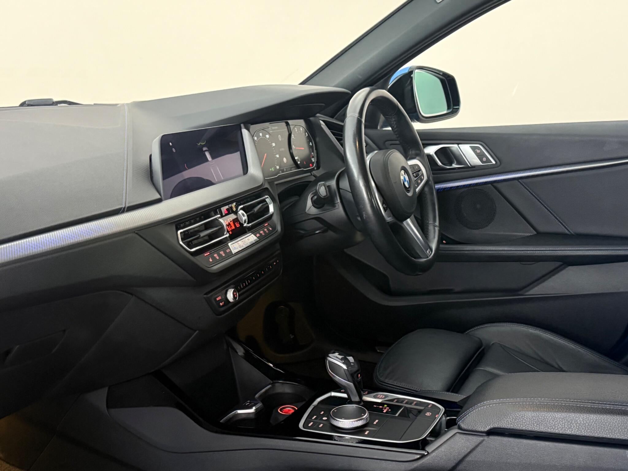 BMW 1 Series view 4