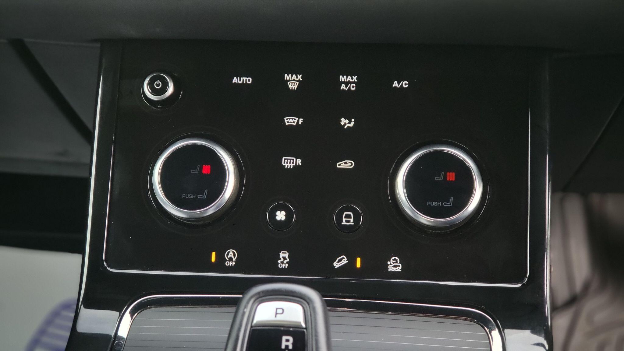 Land Rover Discovery Sport view 25