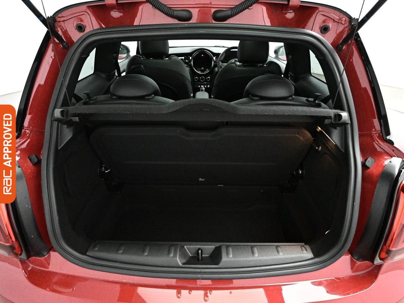 Mini Hatch view 28