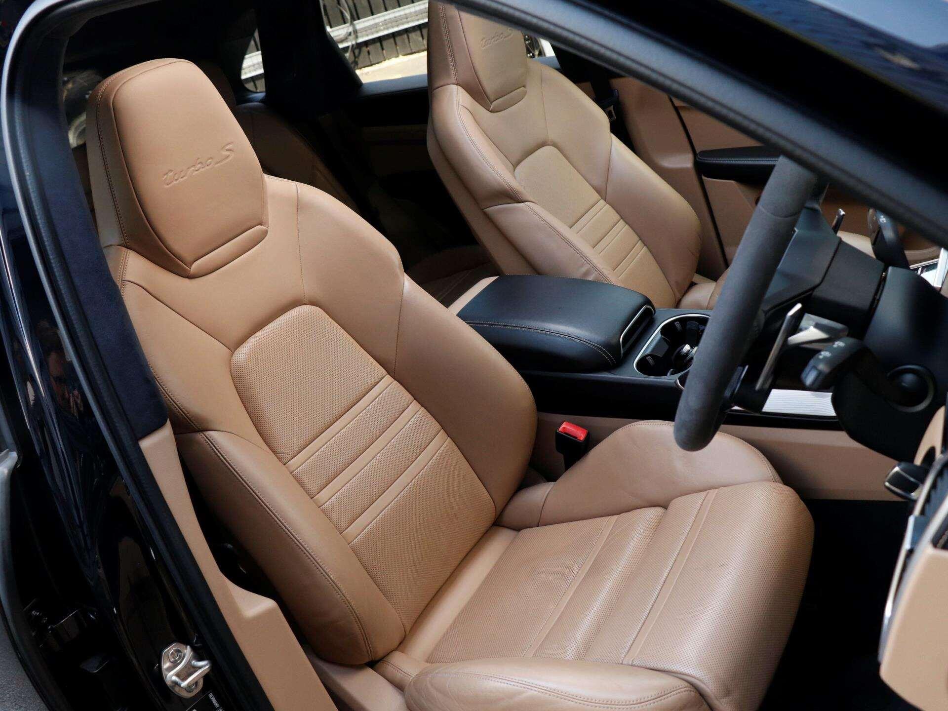 Porsche Cayenne view 25