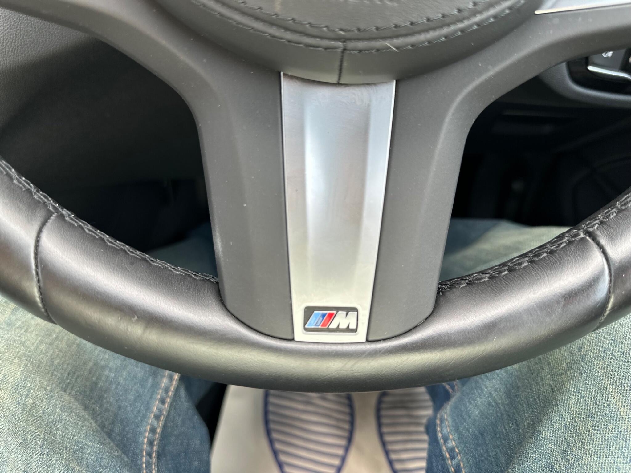 BMW 5 Series view 29