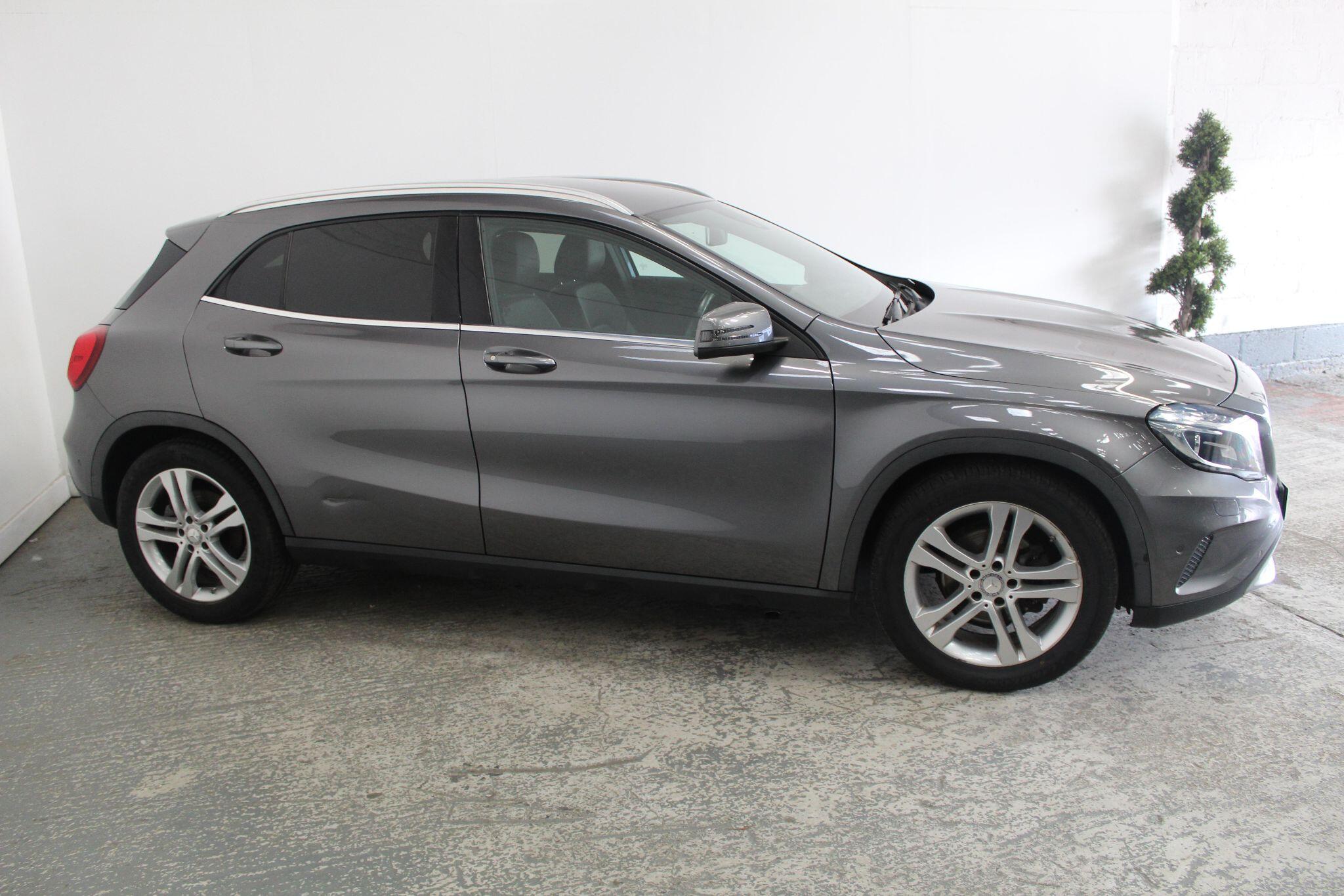 Mercedes-Benz Gla view 4