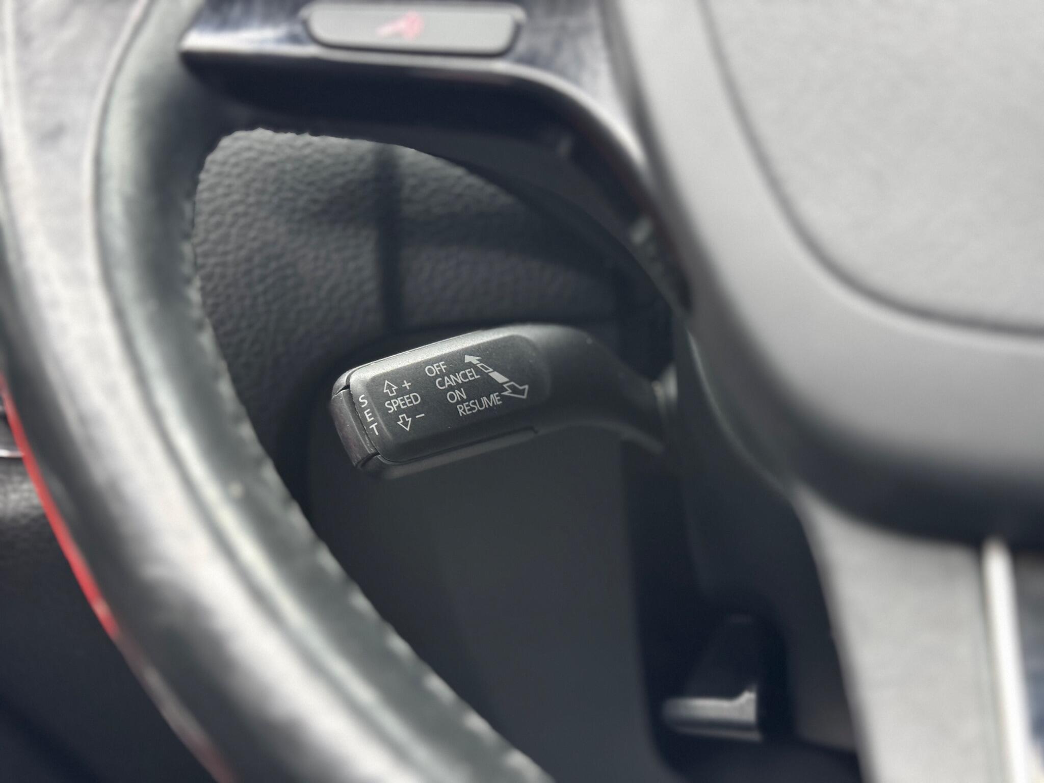 Volkswagen Touareg view 22